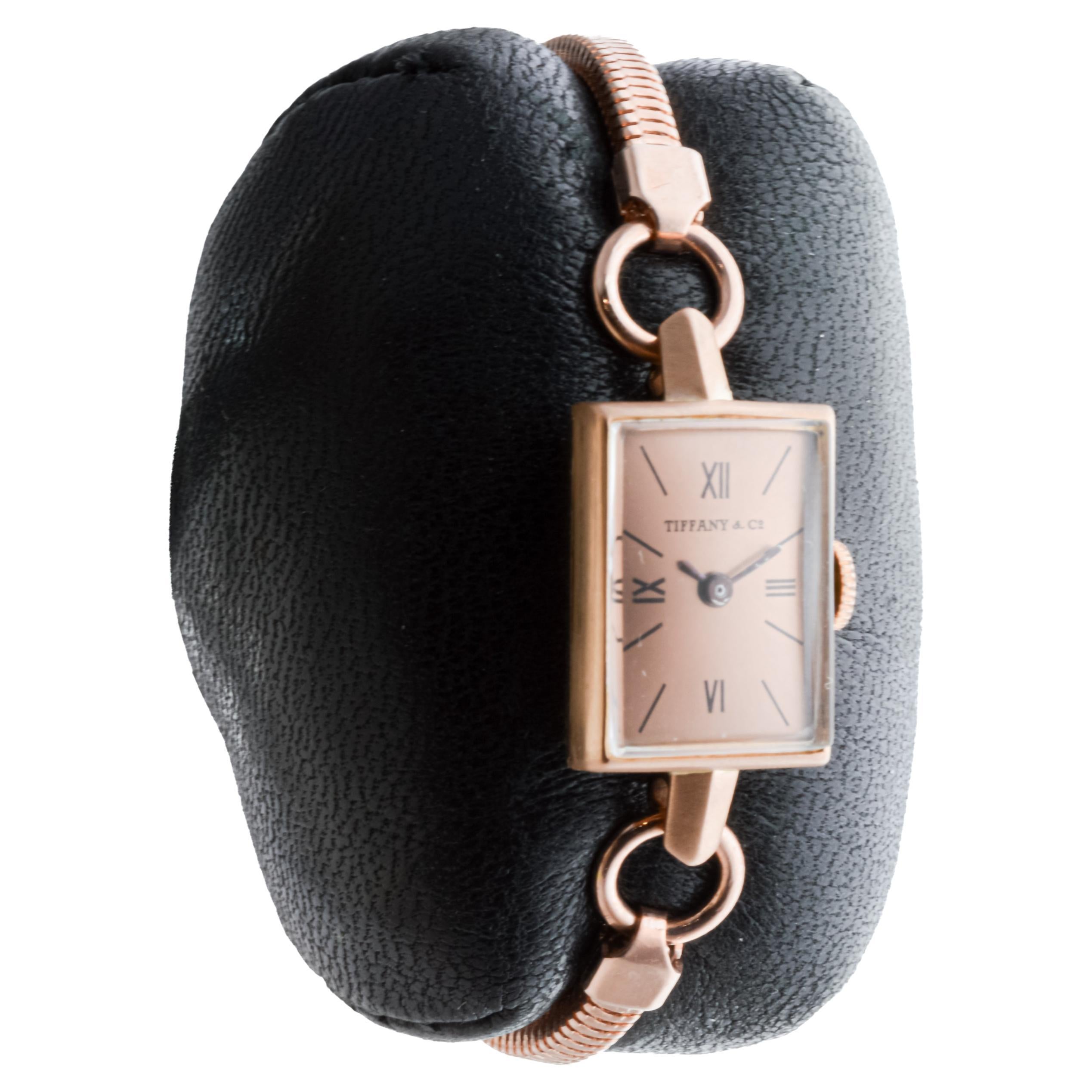 Art déco Movado for Tiffany & Co. 14Kt Solid Rose Golding Co. Ladies Art Deco Watch circa, 1940 en vente