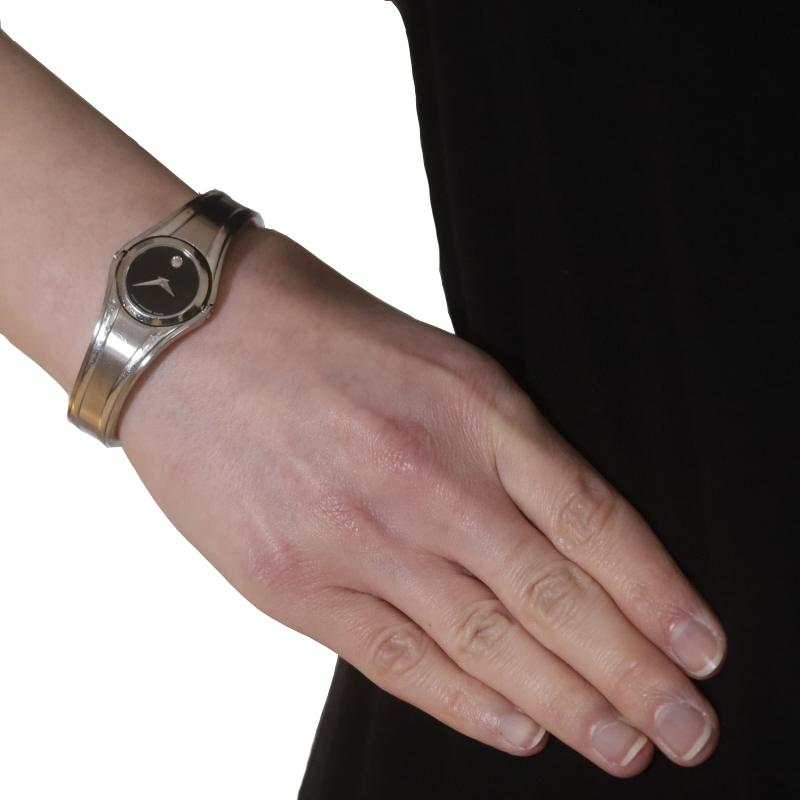 Movado Museum Damenarmbanduhr 03 3 14 1034 - Edelstahl Quarz Flip Swing Case im Zustand „Gut“ in Greensboro, NC
