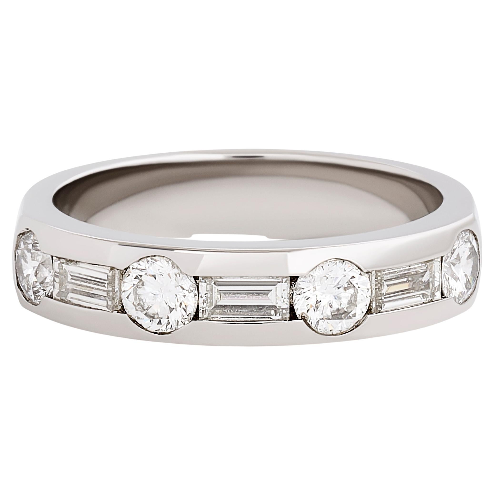 Bracelet cannelé Movado en platine avec diamants ronds et baguettes