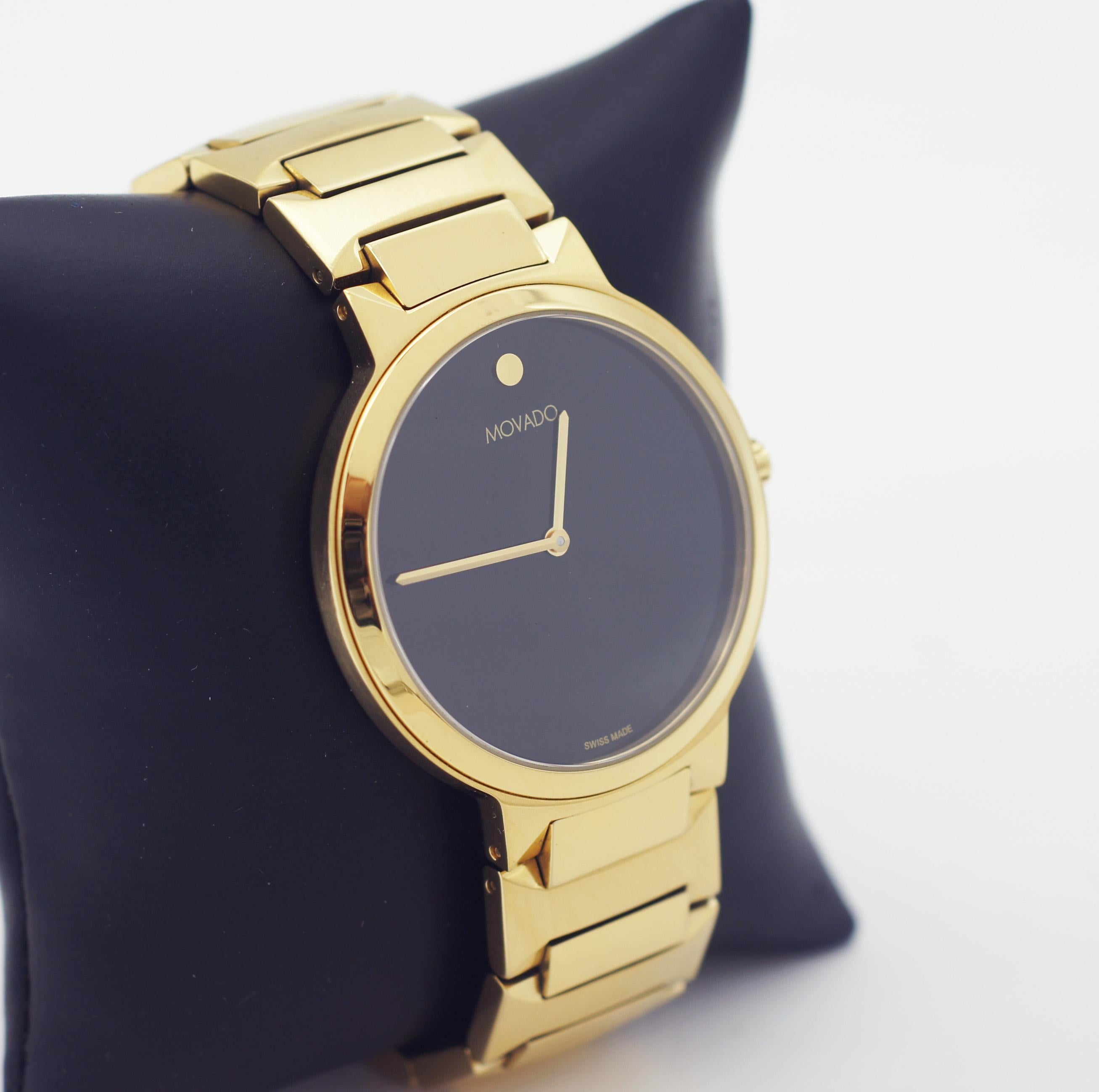 MOVADO
Temo
59.1.36.1509
Orologio Golden Steele
Cassa di circa 38 mm
Quadrante nero
Lancette dorate delle ore, dei minuti e del pipistrello
Firma con punto singolo a ore 12
Movimento al quarzo
Vetro zaffiro
Swiss Made
Orologio con una lunghezza