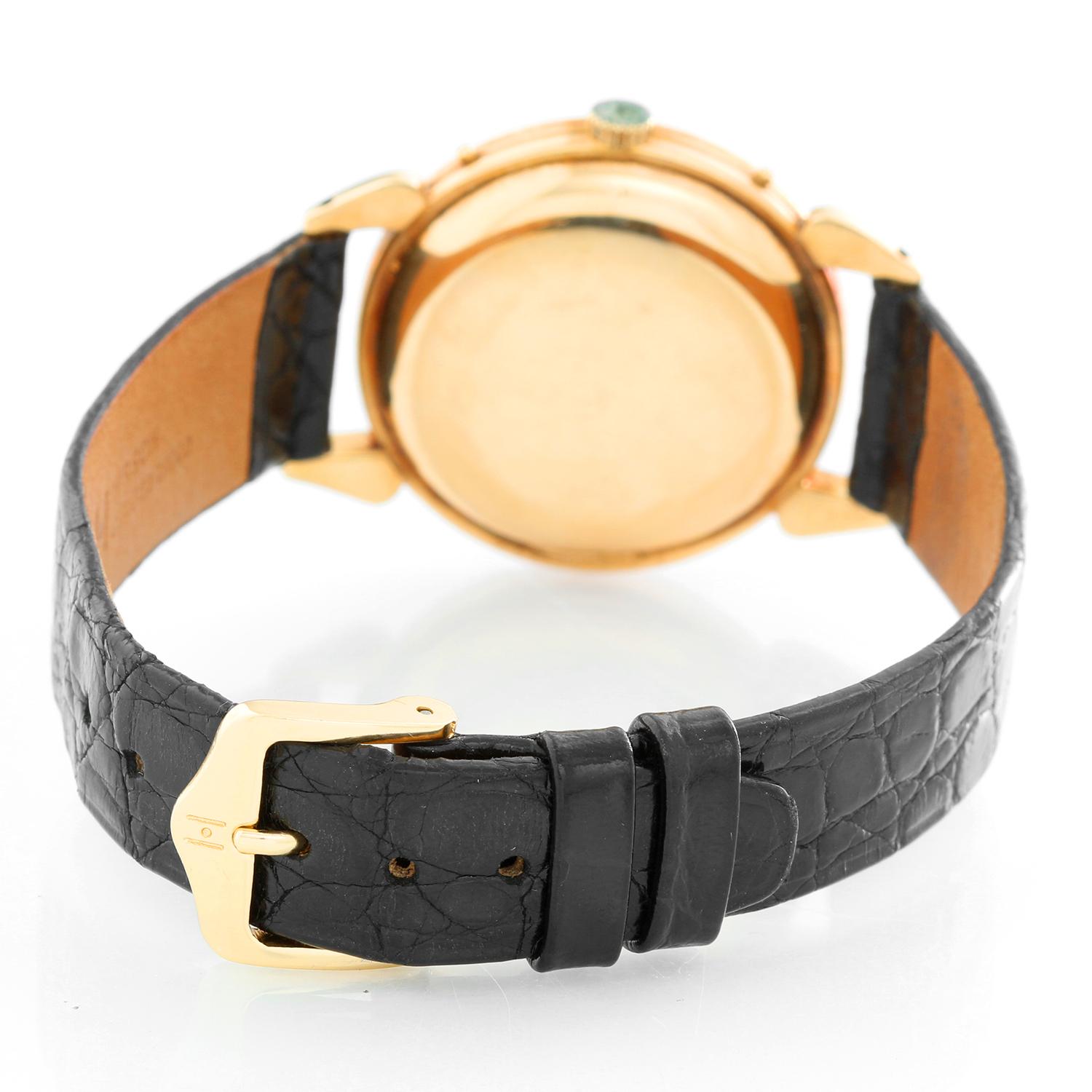 Movado Gelbgold Day-Date-Month Handaufzugs-Armbanduhr Herren im Angebot