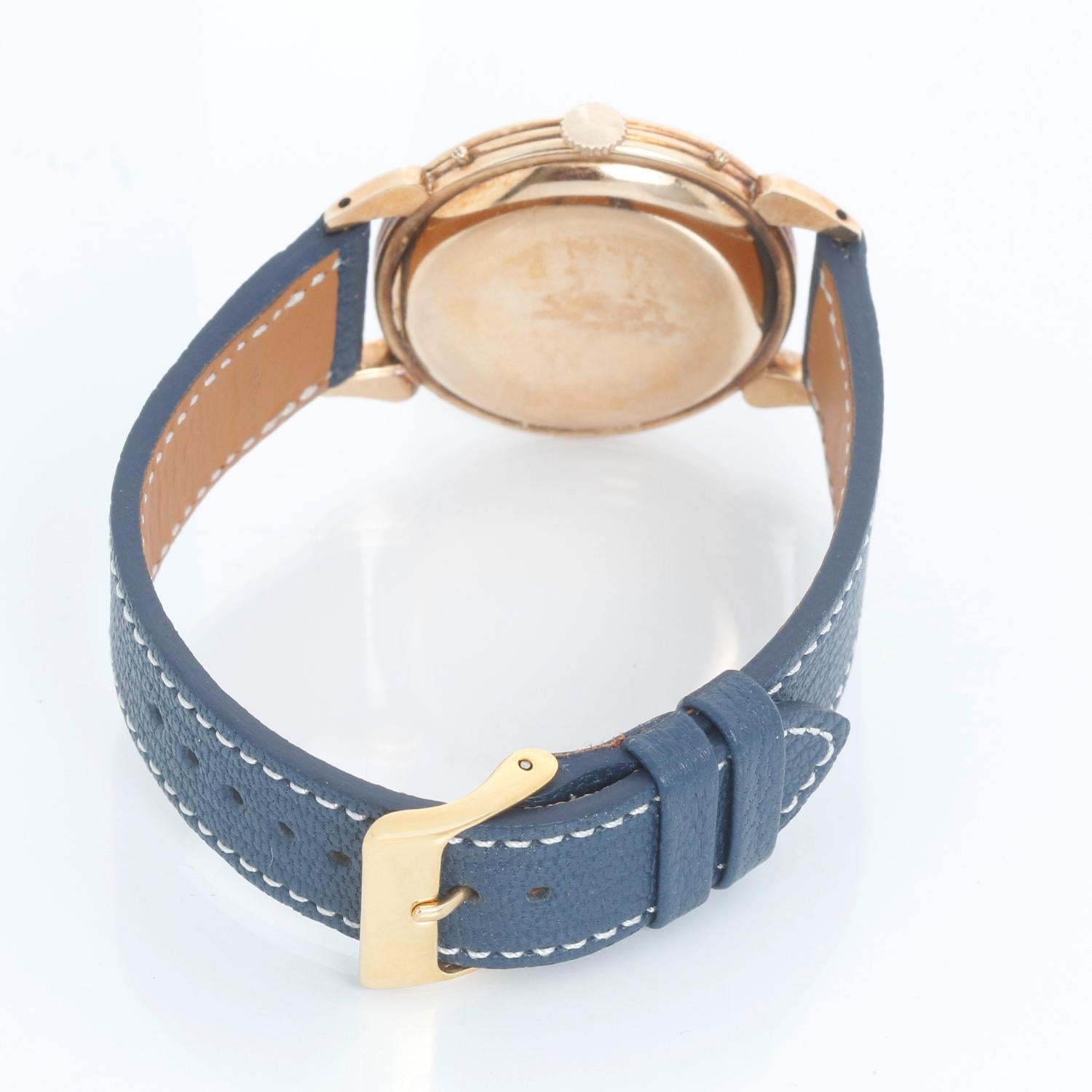 Movado Yellow Gold Day-Date-Month Manual Wind Wristwatch (Montre-bracelet jour-date-mois à remontage manuel) Bon état à Dallas, TX