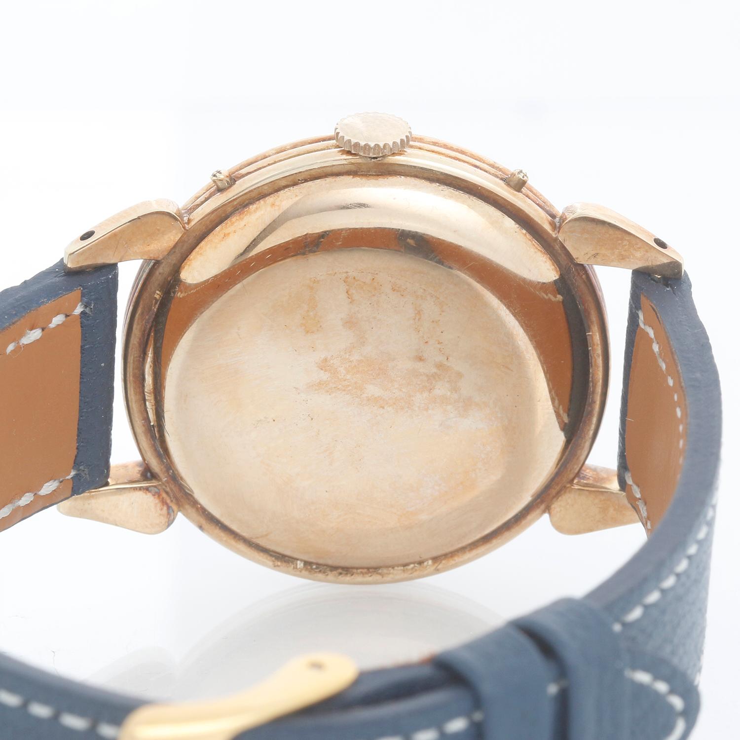  Movado Yellow Gold Day-Date-Month Manual Wind Wristwatch (Montre-bracelet jour-date-mois à remontage manuel) Pour hommes 