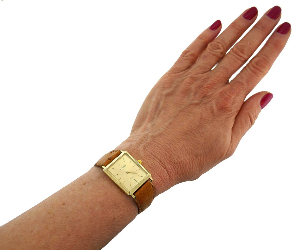 Movado Orologio da polso in oro giallo Cinturino in pelle in vendita 1