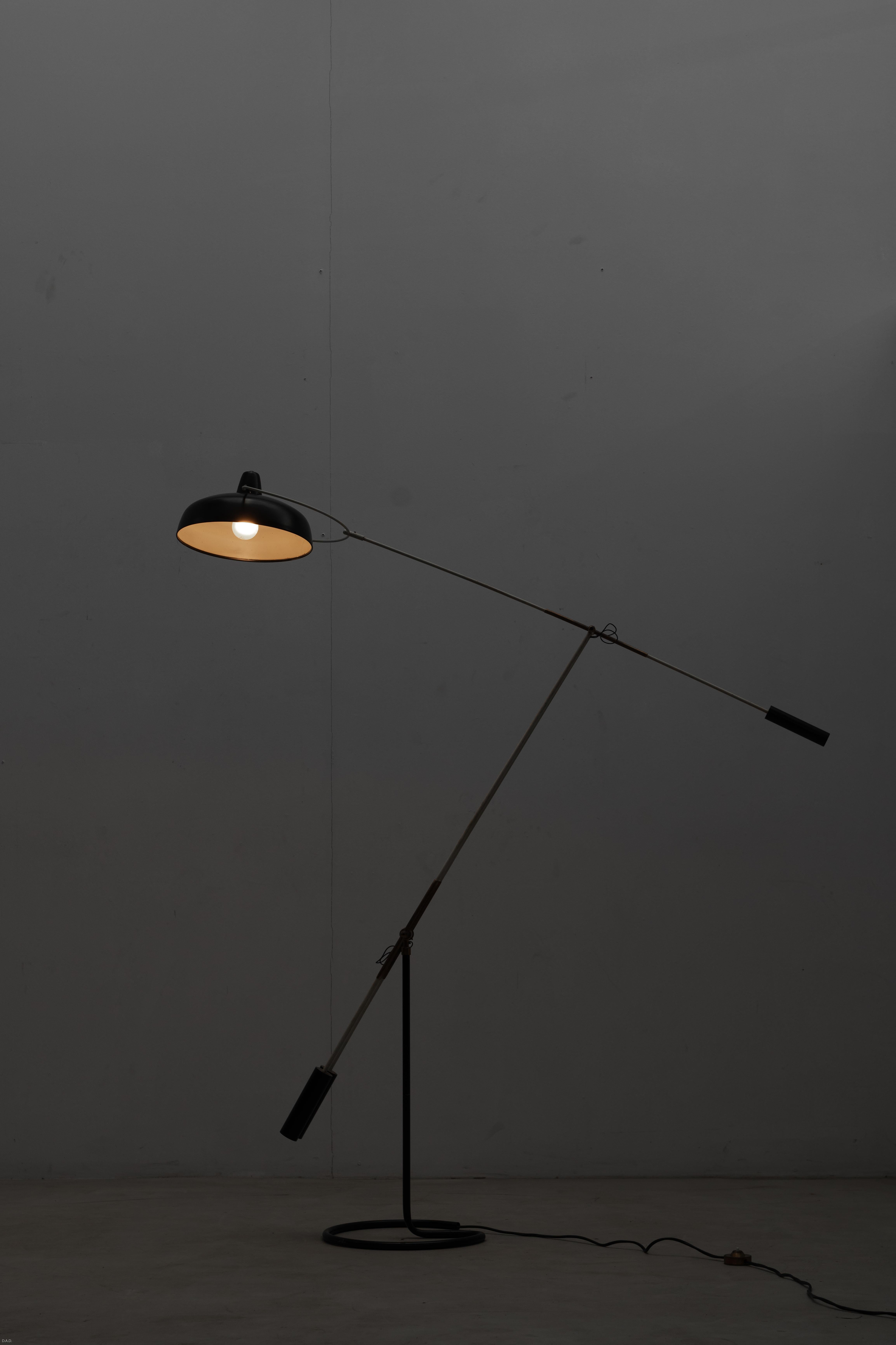 Stehlampe Movalux von Franco Giovanni Legler, Arredoluce, Italien 1950 (Moderne der Mitte des Jahrhunderts) im Angebot