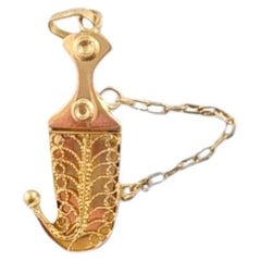 Vintage Moveable 21K Yellow Gold Dagger Charm #15814