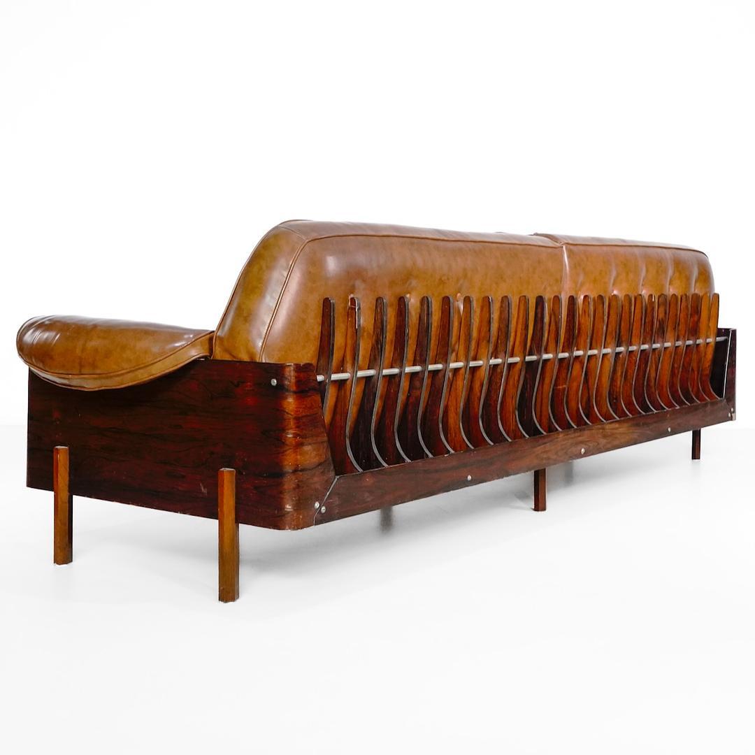 Sofá 'Móveis Bertomeu' de palisandro - Brasil 1960 Moderno de mediados de siglo en venta
