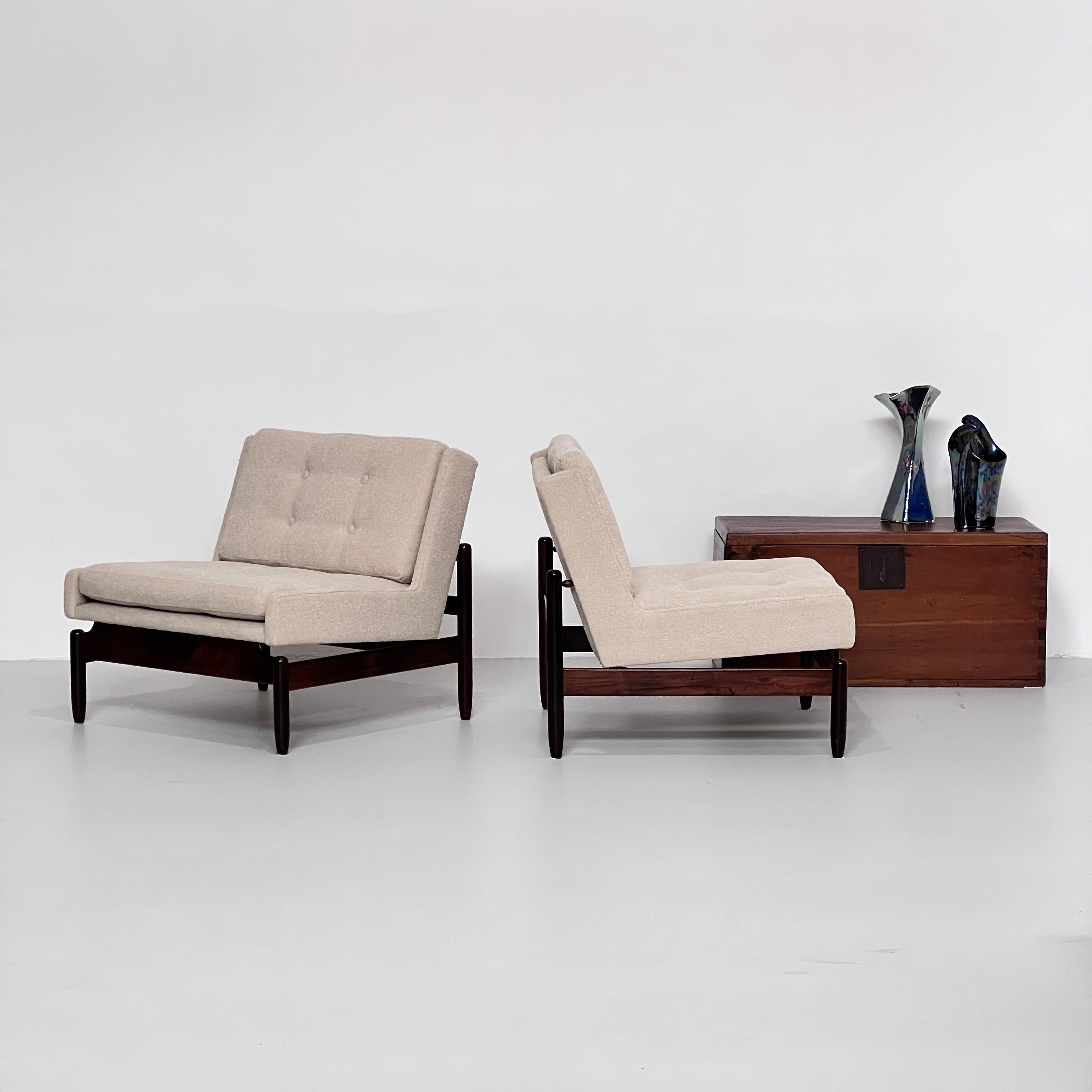 Mid-Century Modern Móveis Cantù Designer Jorge Jabour Mauad Pair of Solid Rosewood Lounge Chairs