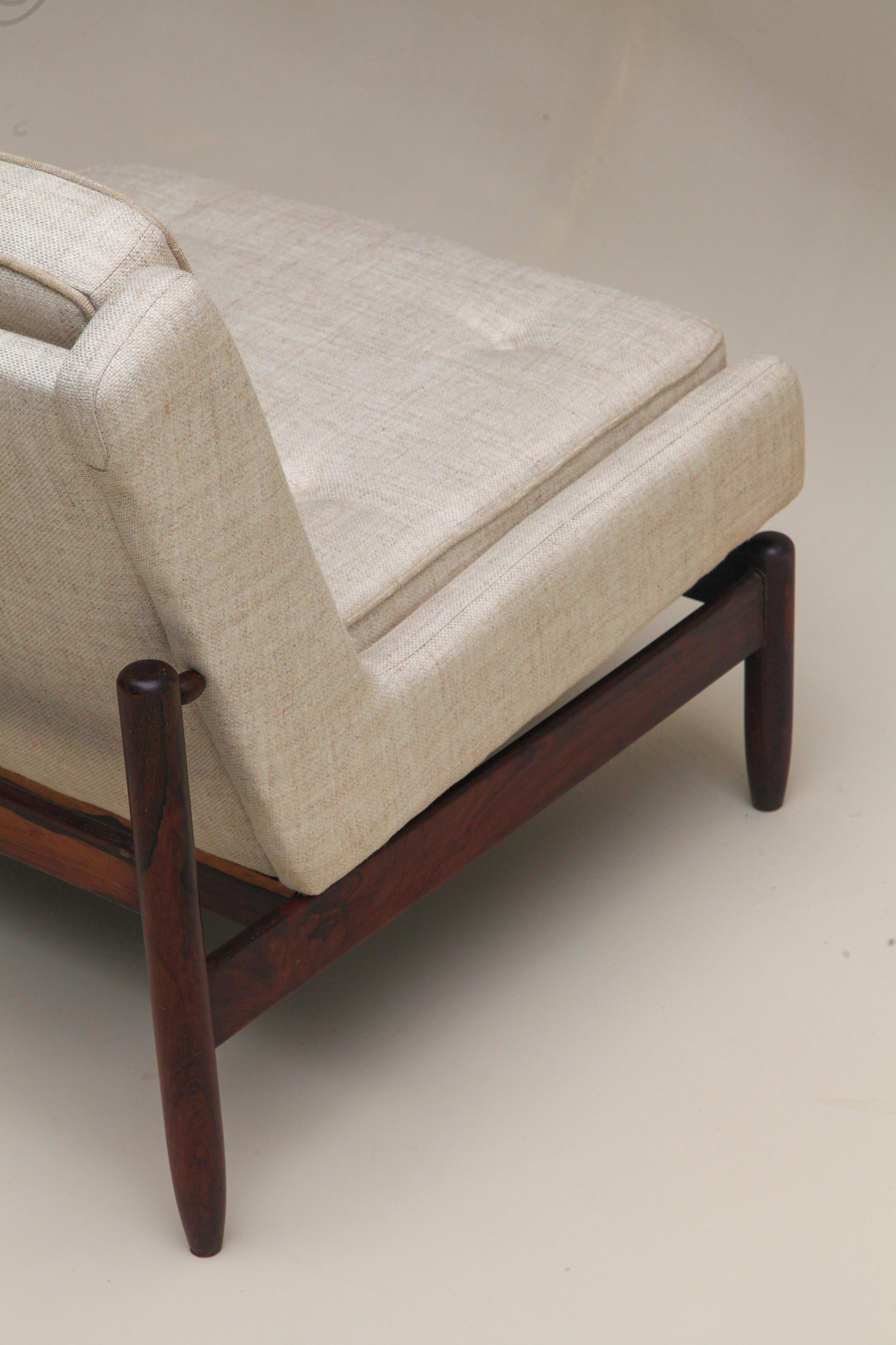 Mid-Century Modern Moveis Cantu - Jorge Jabour Mauad - Lounge chair in solid rosewood mid-1960s For Sale