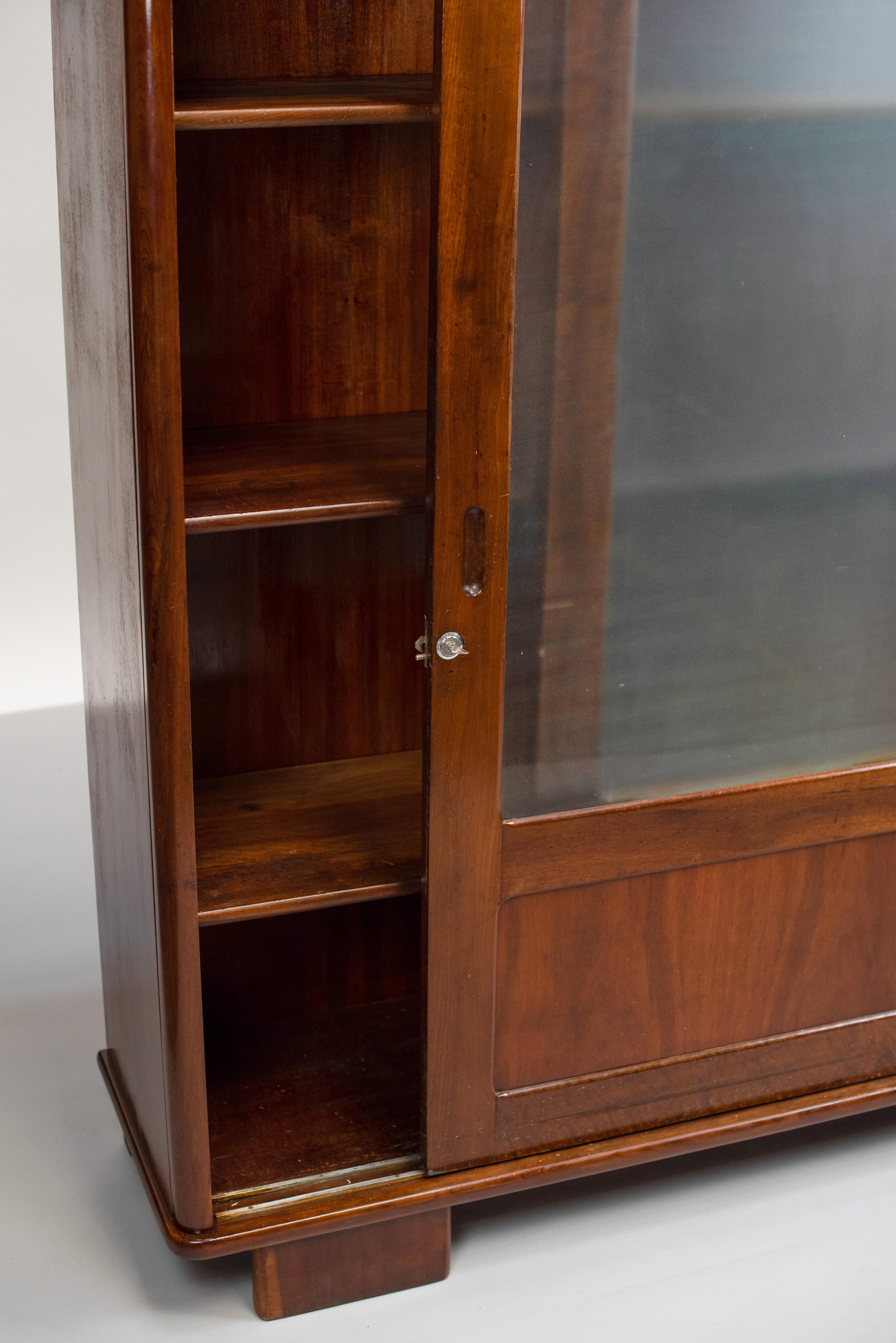 Moveis Cimo, Bookcase/ Vitrine, c. 1960, Brazilian Design For Sale 4