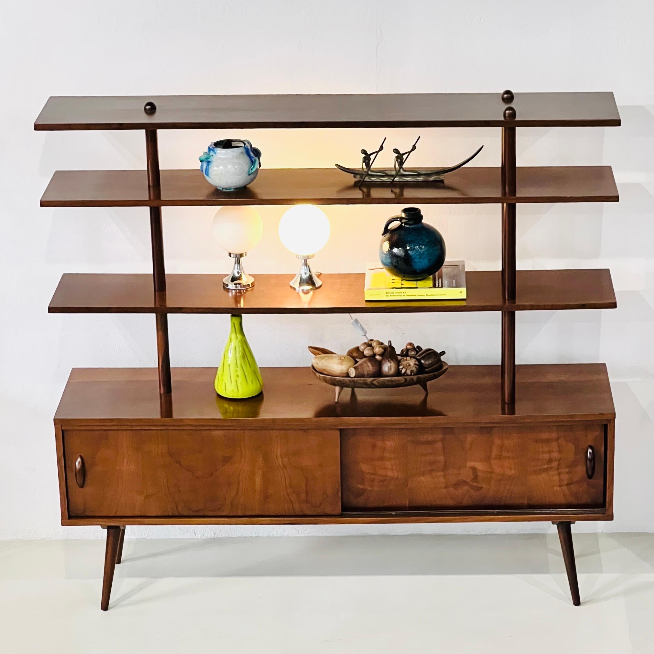 Móveis Cimo, Brazil, 1960 Walnut Shelving, Sliding Doors, Four Shelves In Good Condition In Curitiba, PR