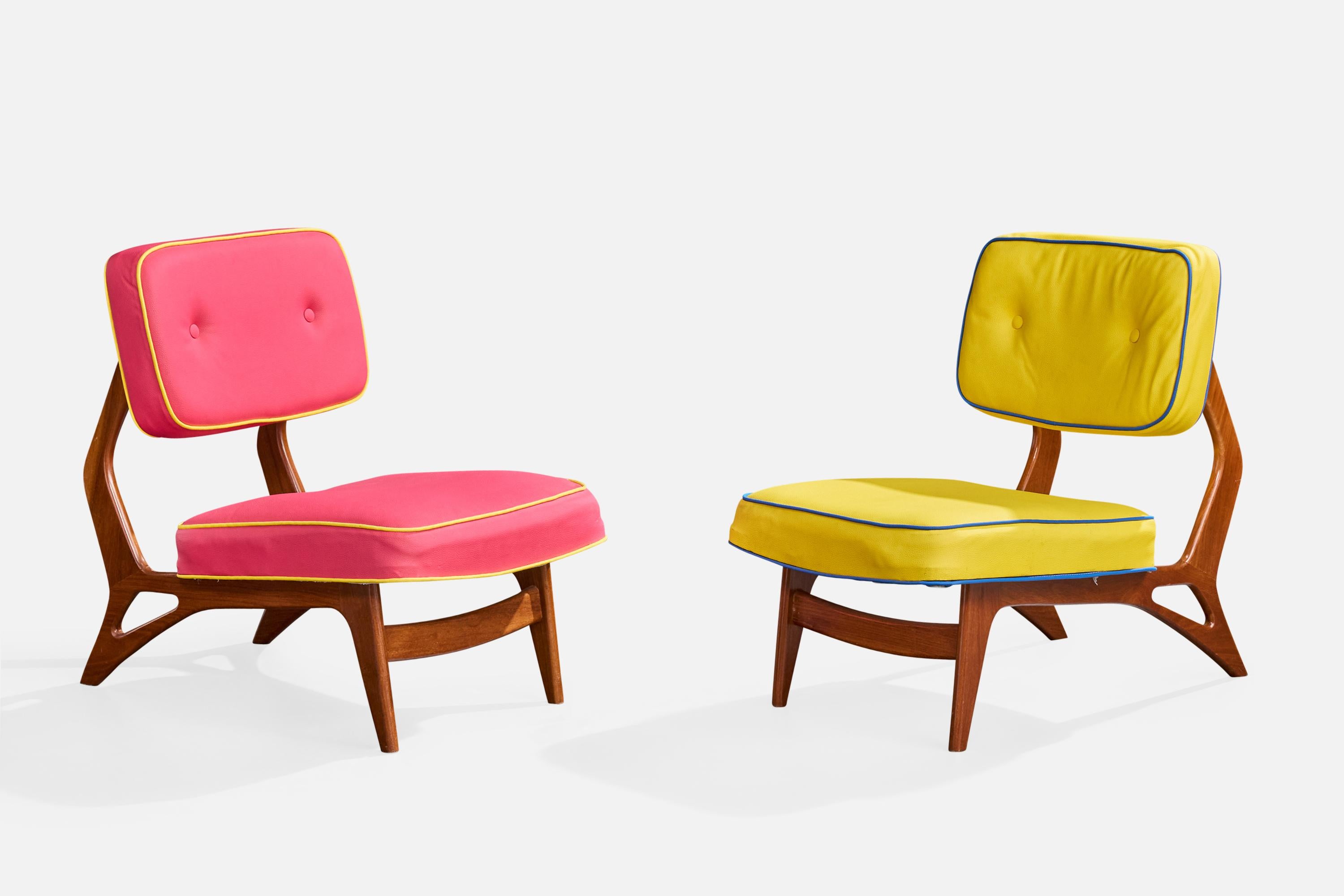 Pareja de tumbonas o sillones de vinilo y madera, amarillos y rosas, fabricados por Móveis Cimo, Brasil, c. 1960.

Dimensiones totales (pulgadas): 30,5 