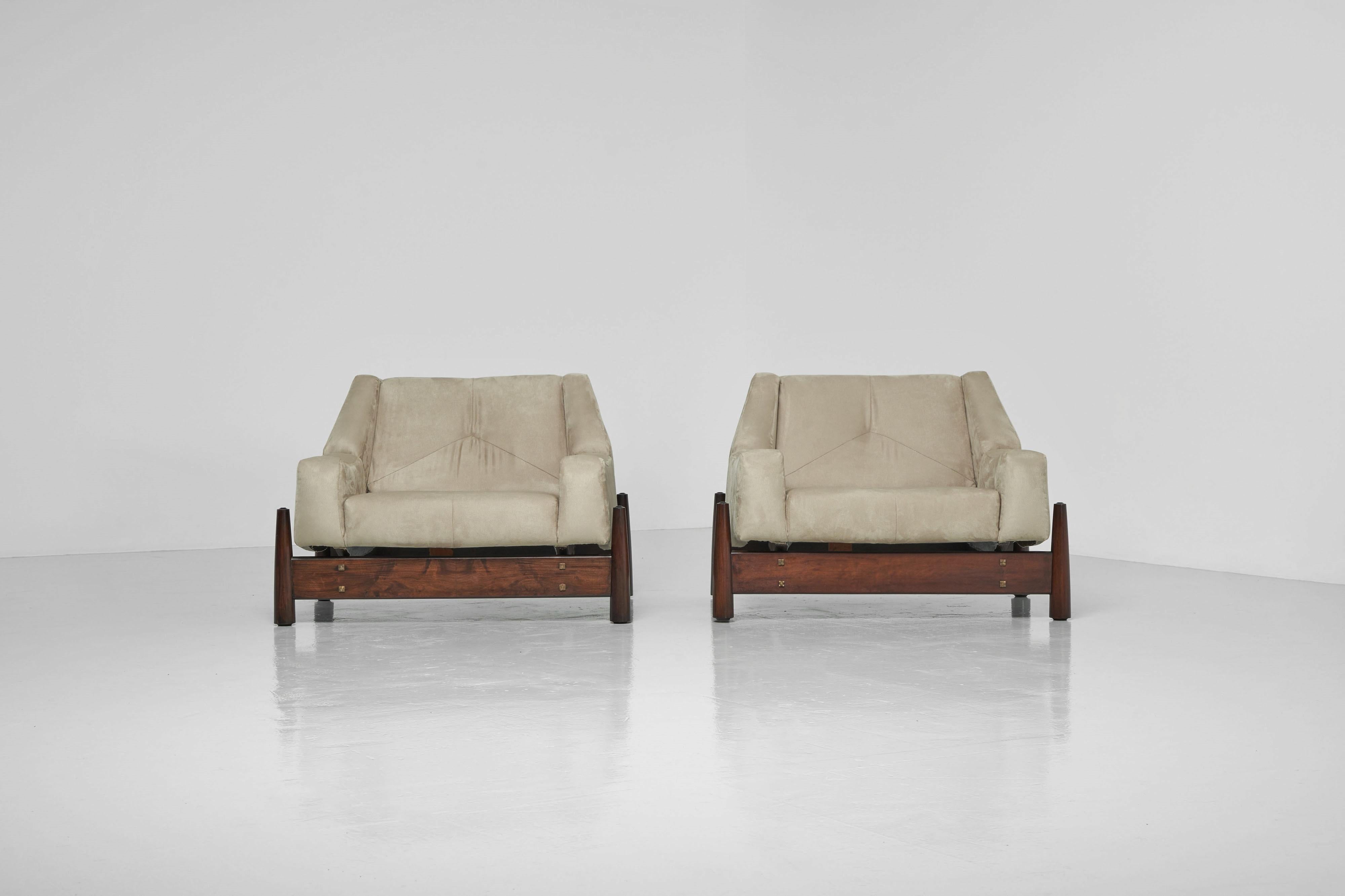 Mid-Century Modern Moveis Cimo sculptural lounge chairs Brazil 1960 For Sale