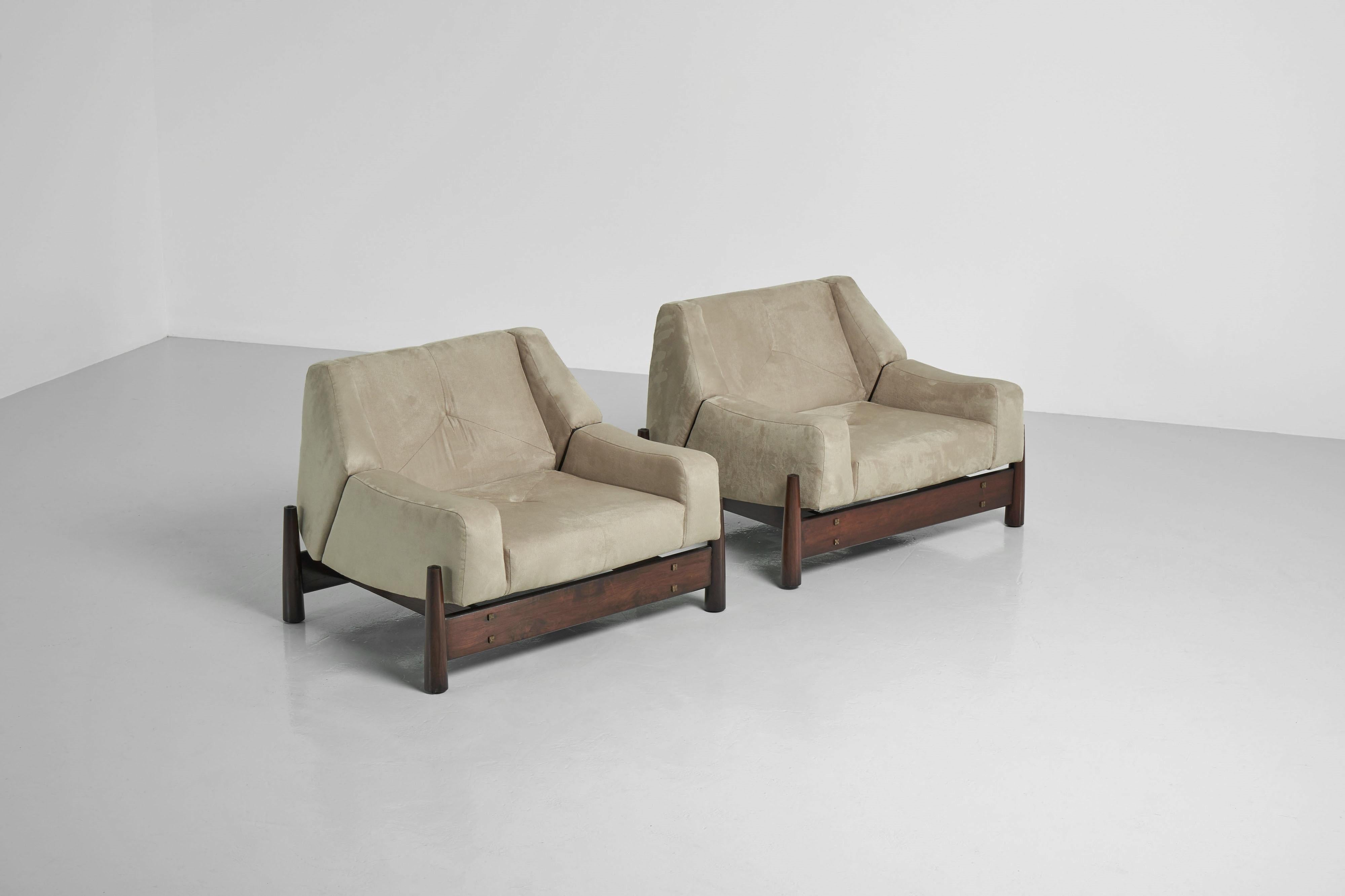 Moveis Cimo sculptural lounge chairs Brazil 1960 For Sale 1