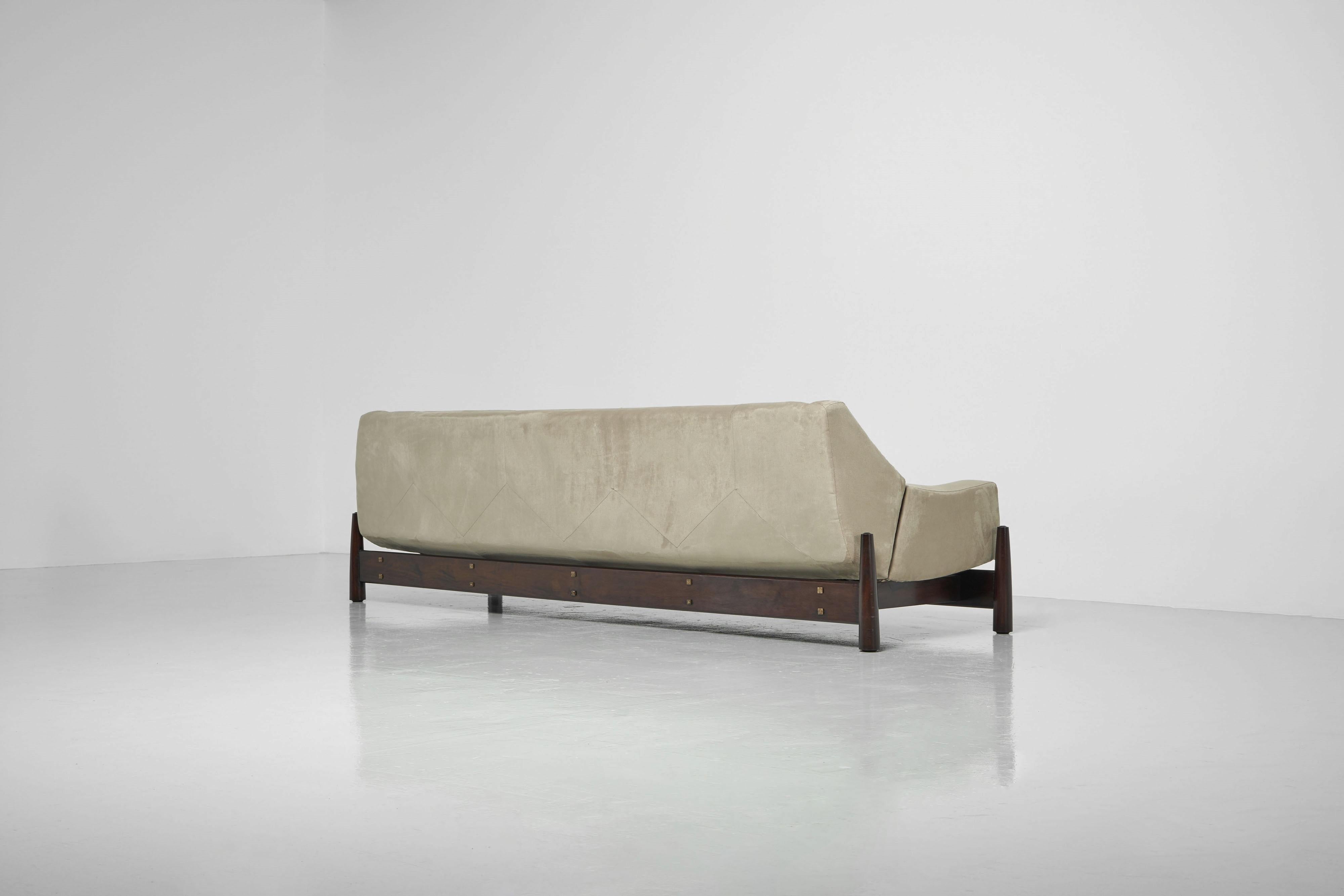Moveis Cimo sculptural sofa Brazil 1960 For Sale 3