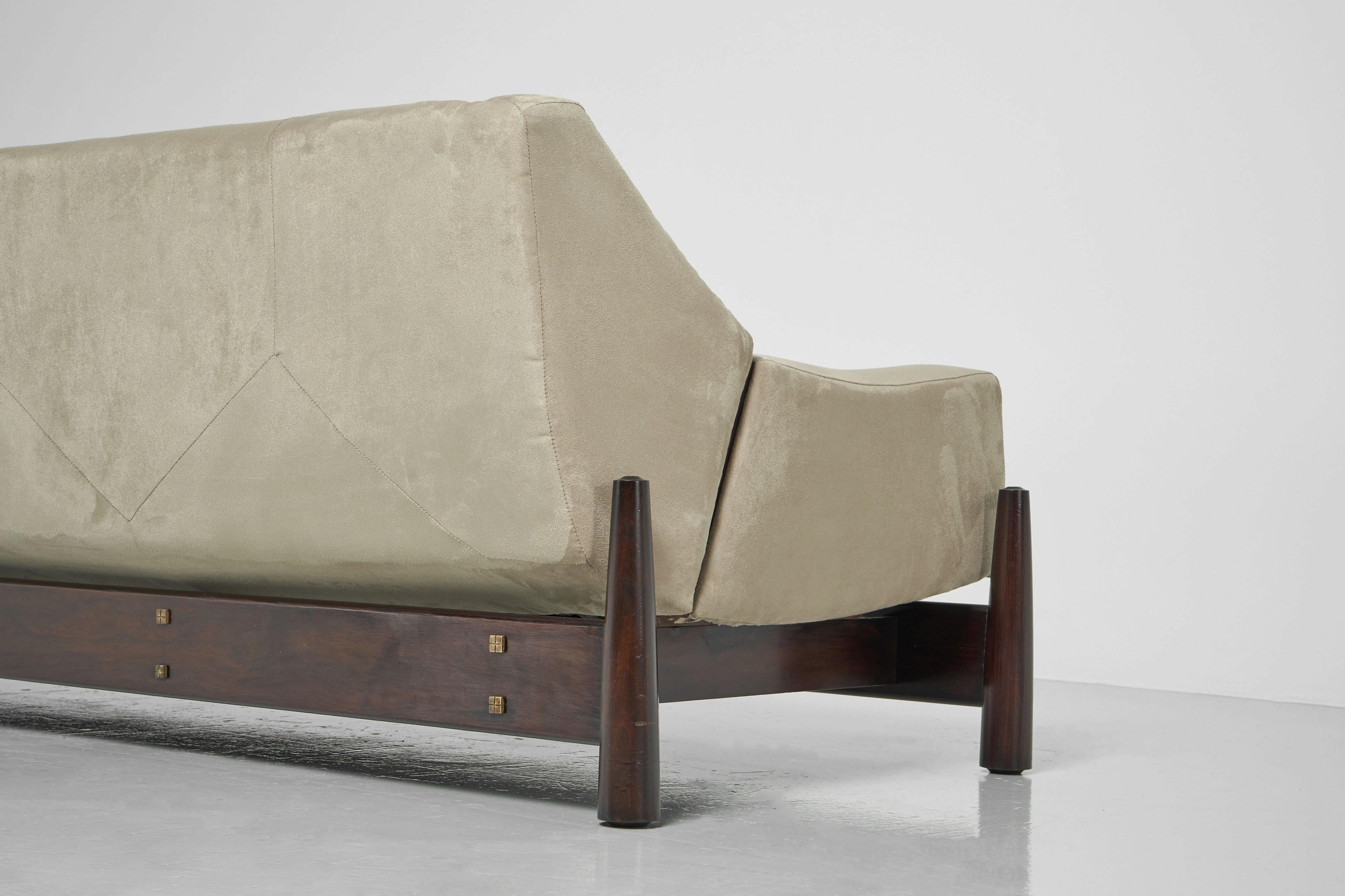 Moveis Cimo sculptural sofa Brazil 1960 For Sale 4