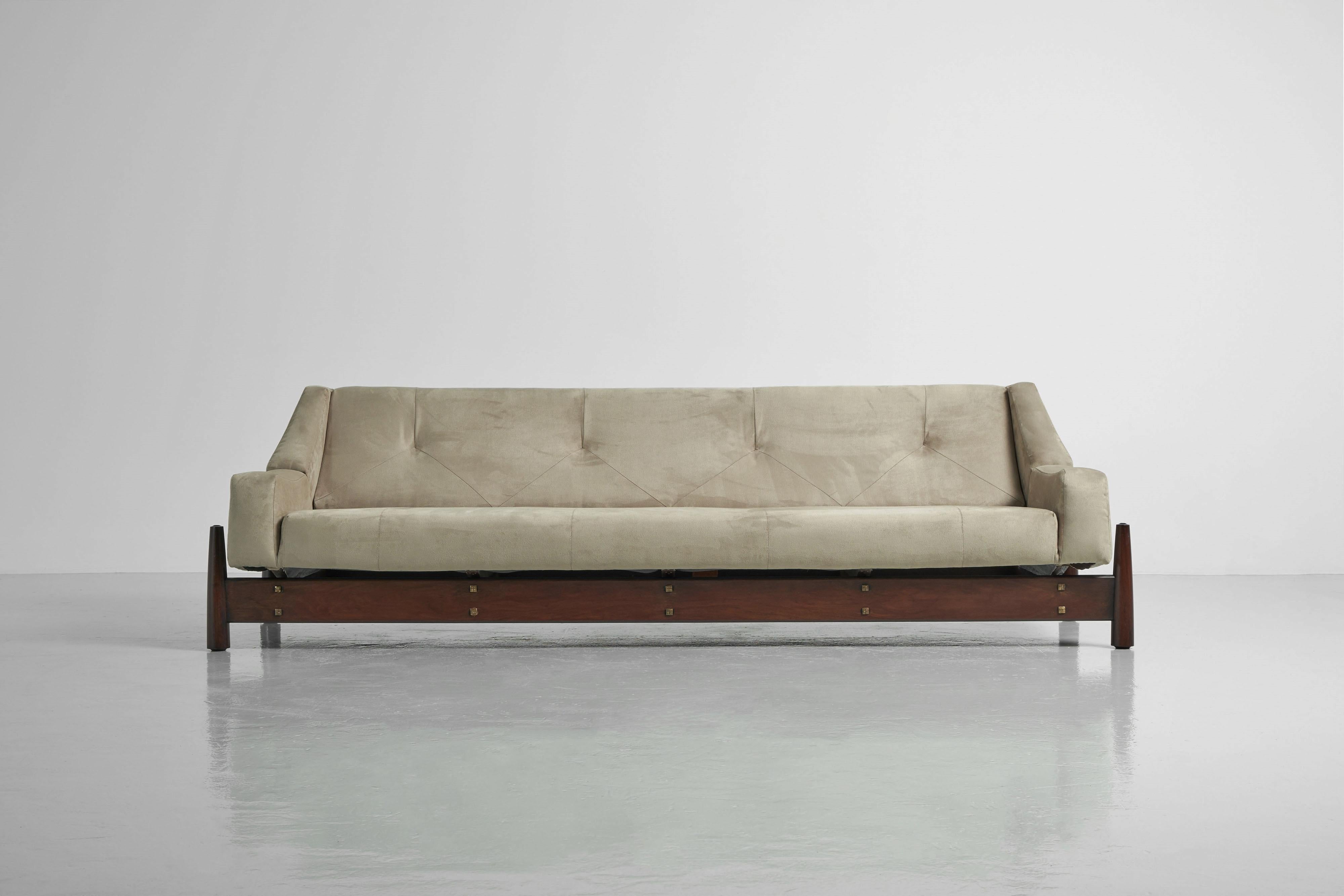 Brazilian Moveis Cimo sculptural sofa Brazil 1960 For Sale