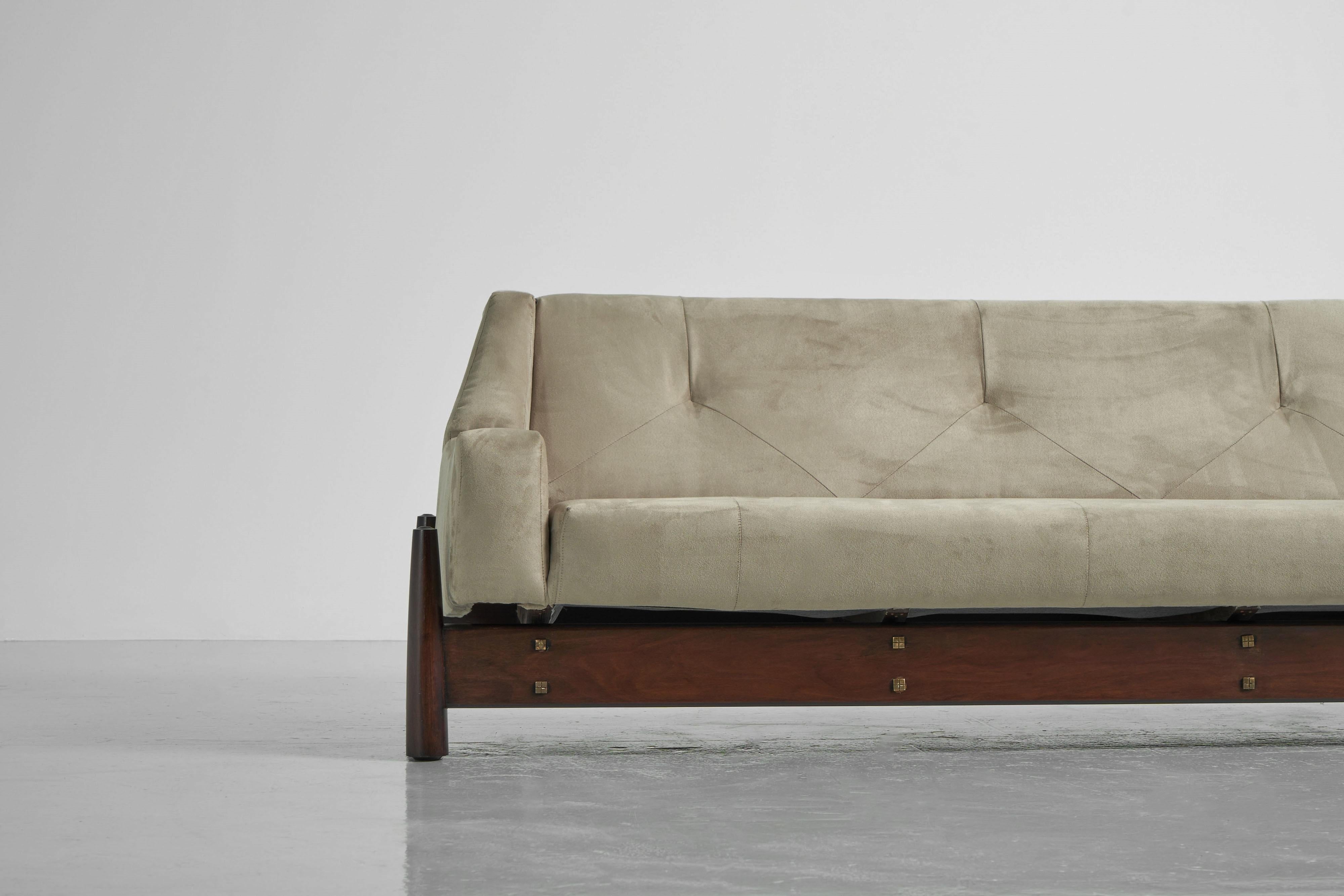 Moveis Cimo sculptural sofa Brazil 1960 In Good Condition For Sale In Roosendaal, Noord Brabant