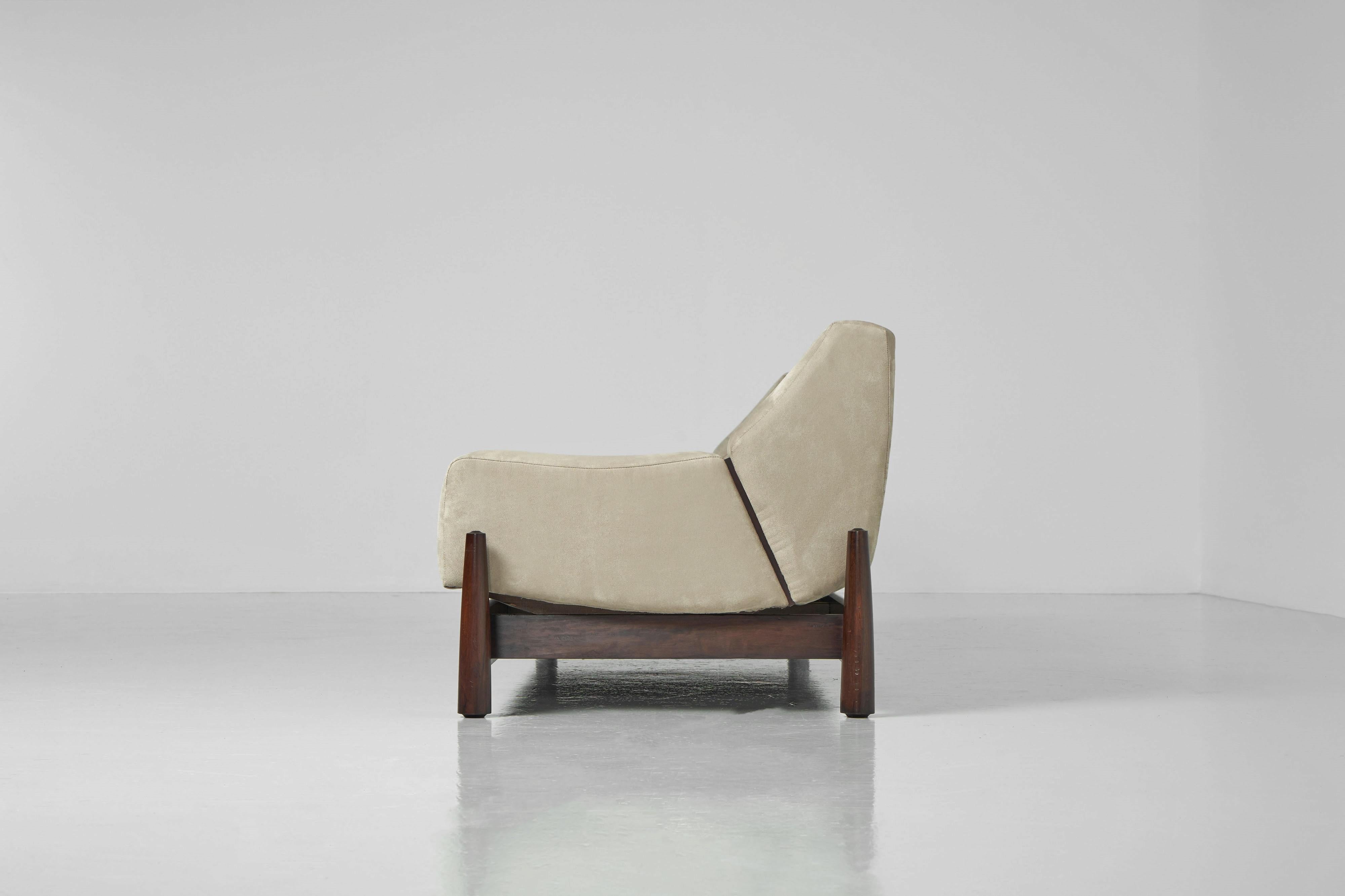 Moveis Cimo sculptural sofa Brazil 1960 For Sale 1