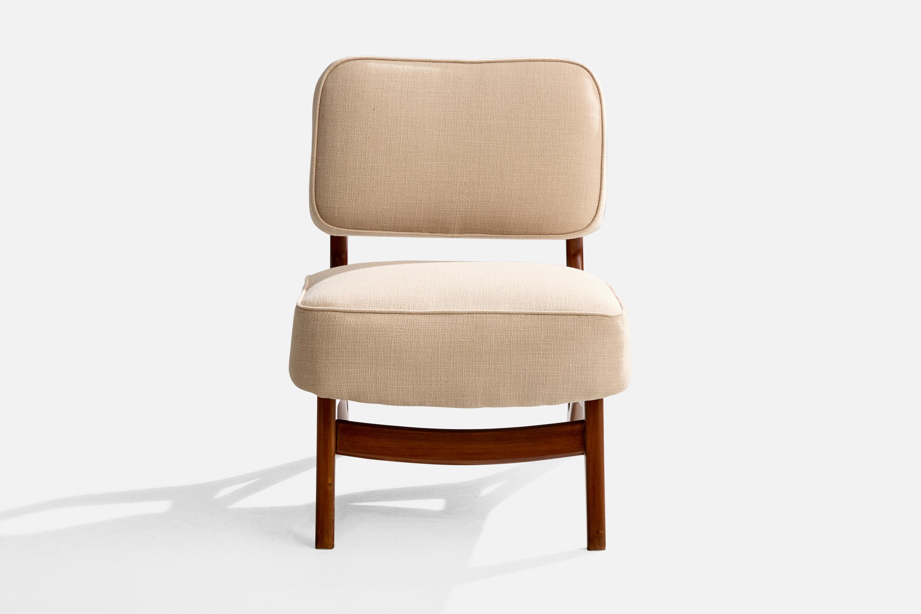 Móveis Cimo, Slipper Chair, Wood, Fabric, Brazil, 1960s In Good Condition For Sale In High Point, NC