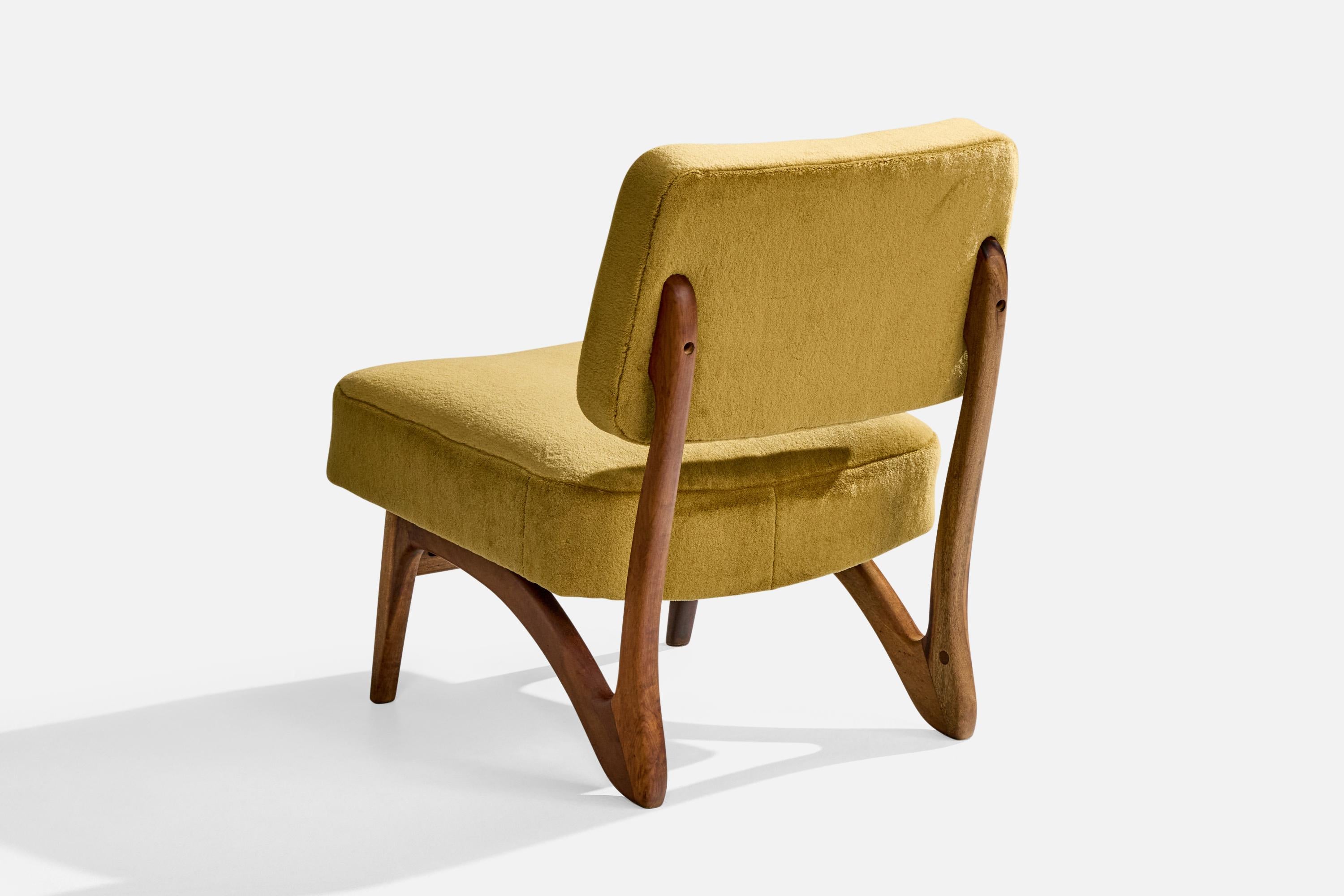 Móveis Cimo, Slipper Chair, Wood, Velvet, Brazil, 1960s In Good Condition In High Point, NC