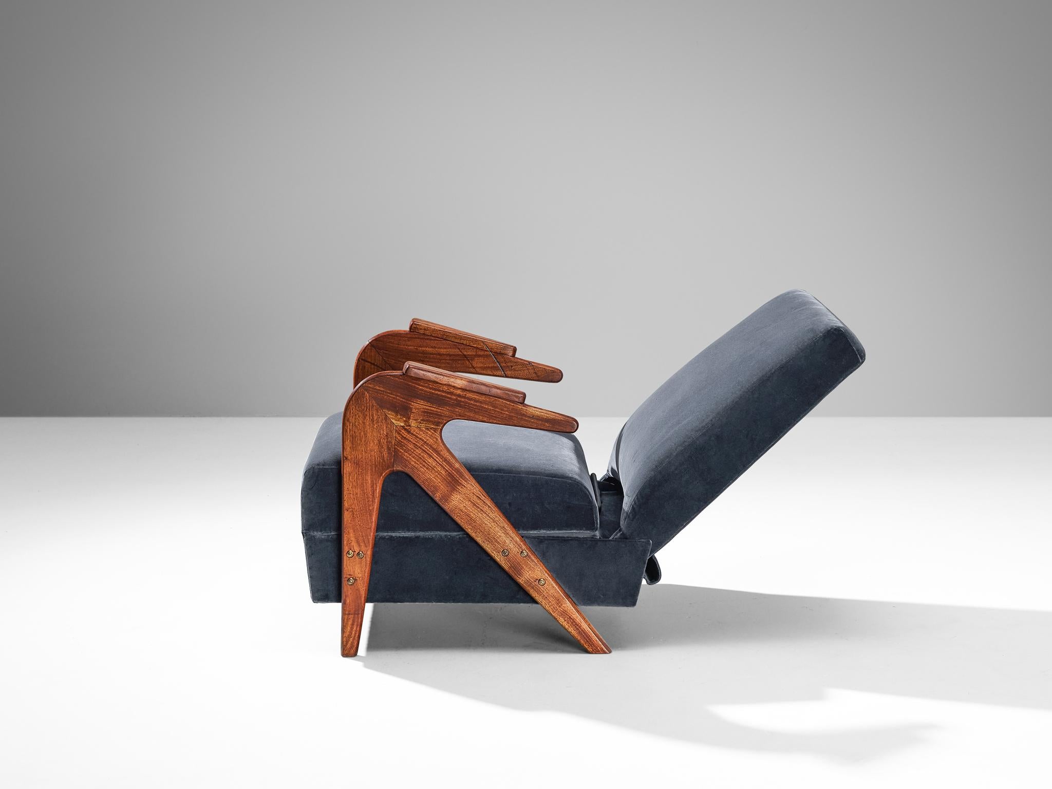 Móveis Drago ‘Novelty’ Armchair in Blue Velvet and Brazilian Hardwood For Sale 6