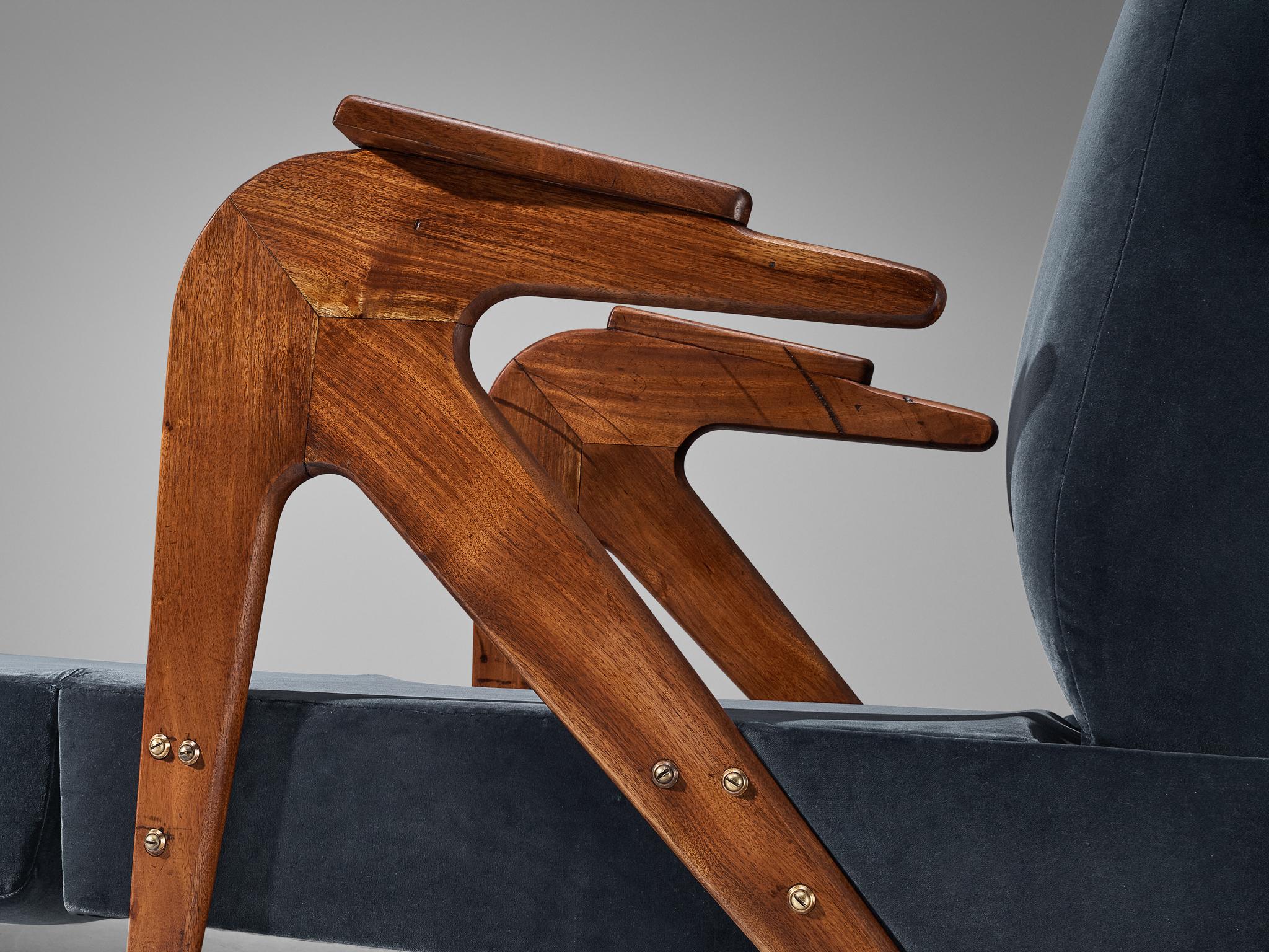 Móveis Drago ‘Novelty’ Armchair in Blue Velvet and Brazilian Hardwood  For Sale 3