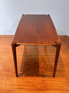 Móveis Galeria Ambiente. Tavolo da centro moderno di metà secolo in Wood Wood