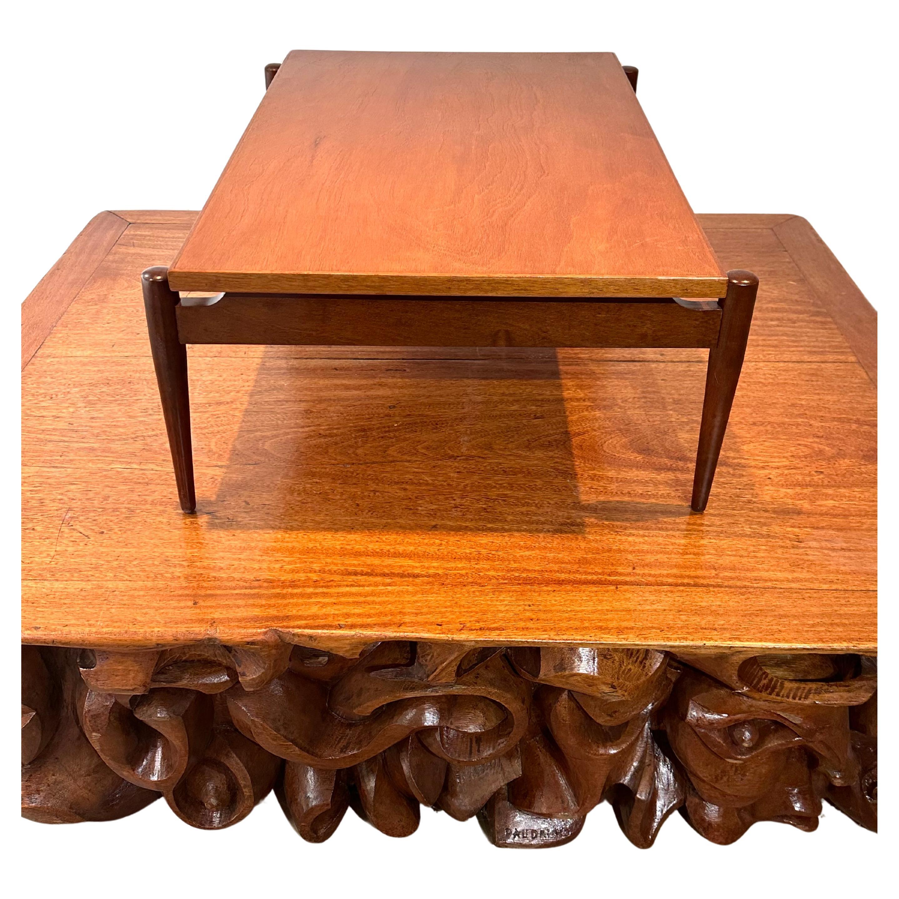 Móveis Galeria Ambiente. Mid-Century Modern Center Table in Imbúia Wood