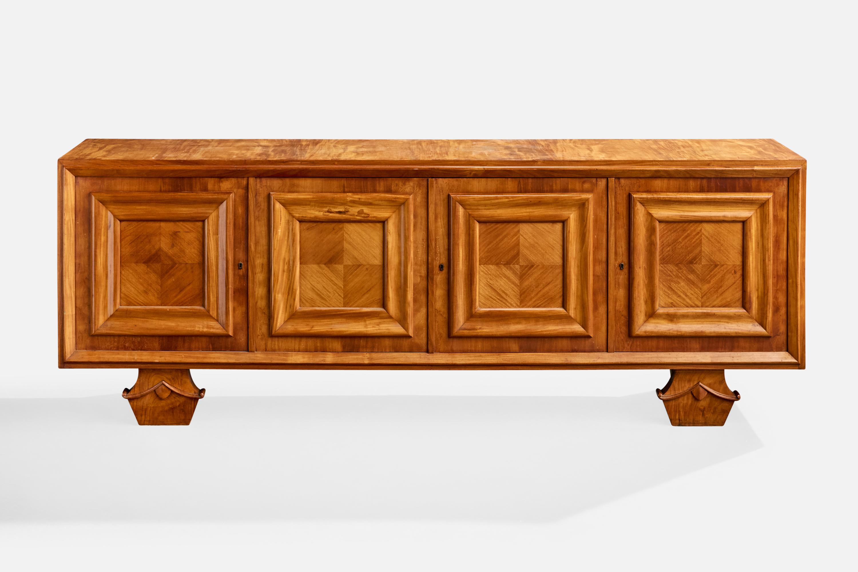 Credenza o mobile in legno di grandi dimensioni prodotto da Móveis Paschoal Bianco, Brasile, anni '50 circa.

Usura minore coerente con l'età e l'uso.

Dimensioni complessive (pollici): 35,9 