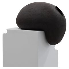 Movement Phase 2 Skulptur aus schwarzem Vulcan-Steinzeug von Catalin Filip