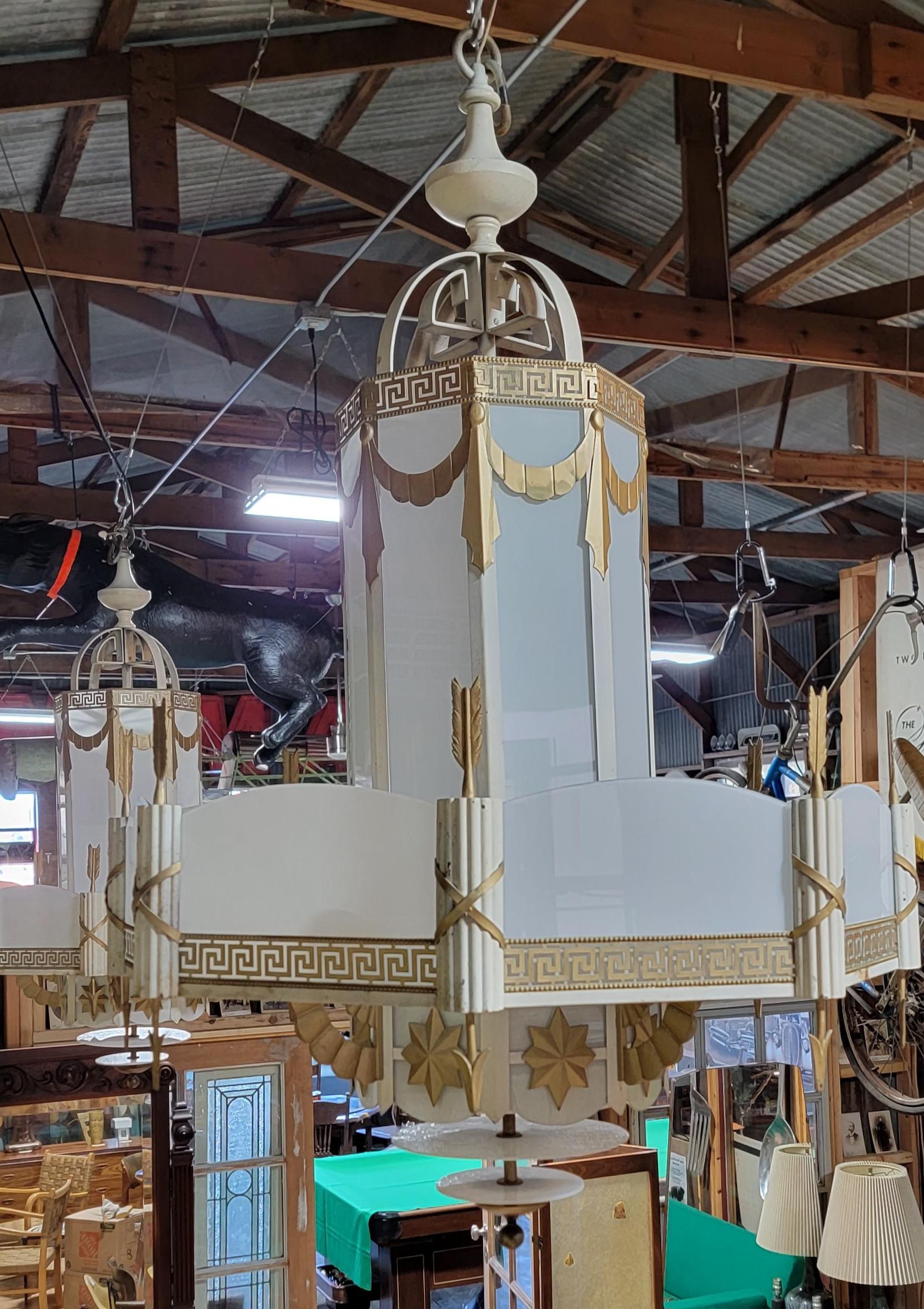 Movie Theater Chandelier 1930's In Good Condition For Sale In Fulton, CA