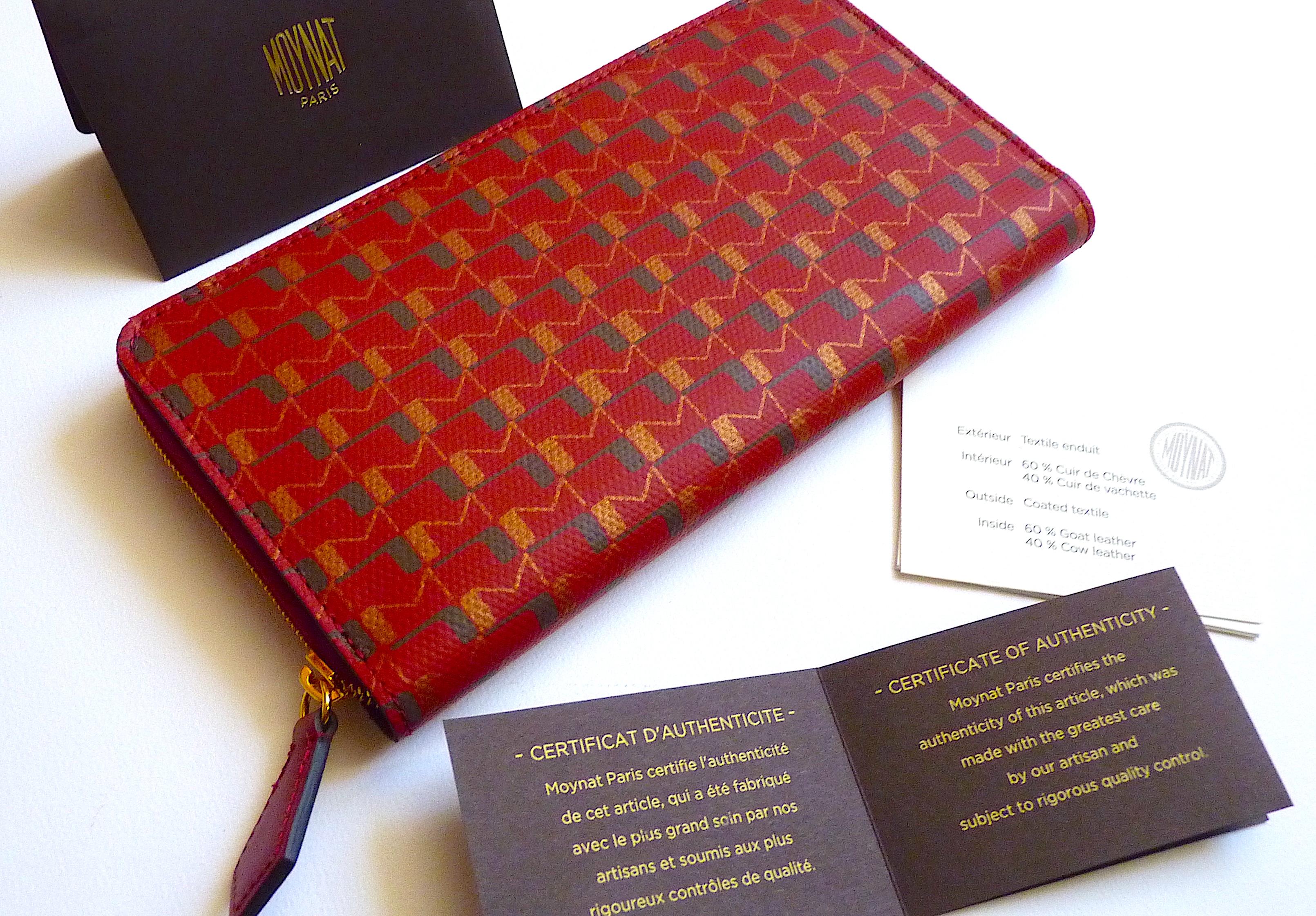 Moynat Paris Canvas Wallet Burgundy and Gold Logo In New Condition In CHAMPEAUX-SUR-SARTHE, FR