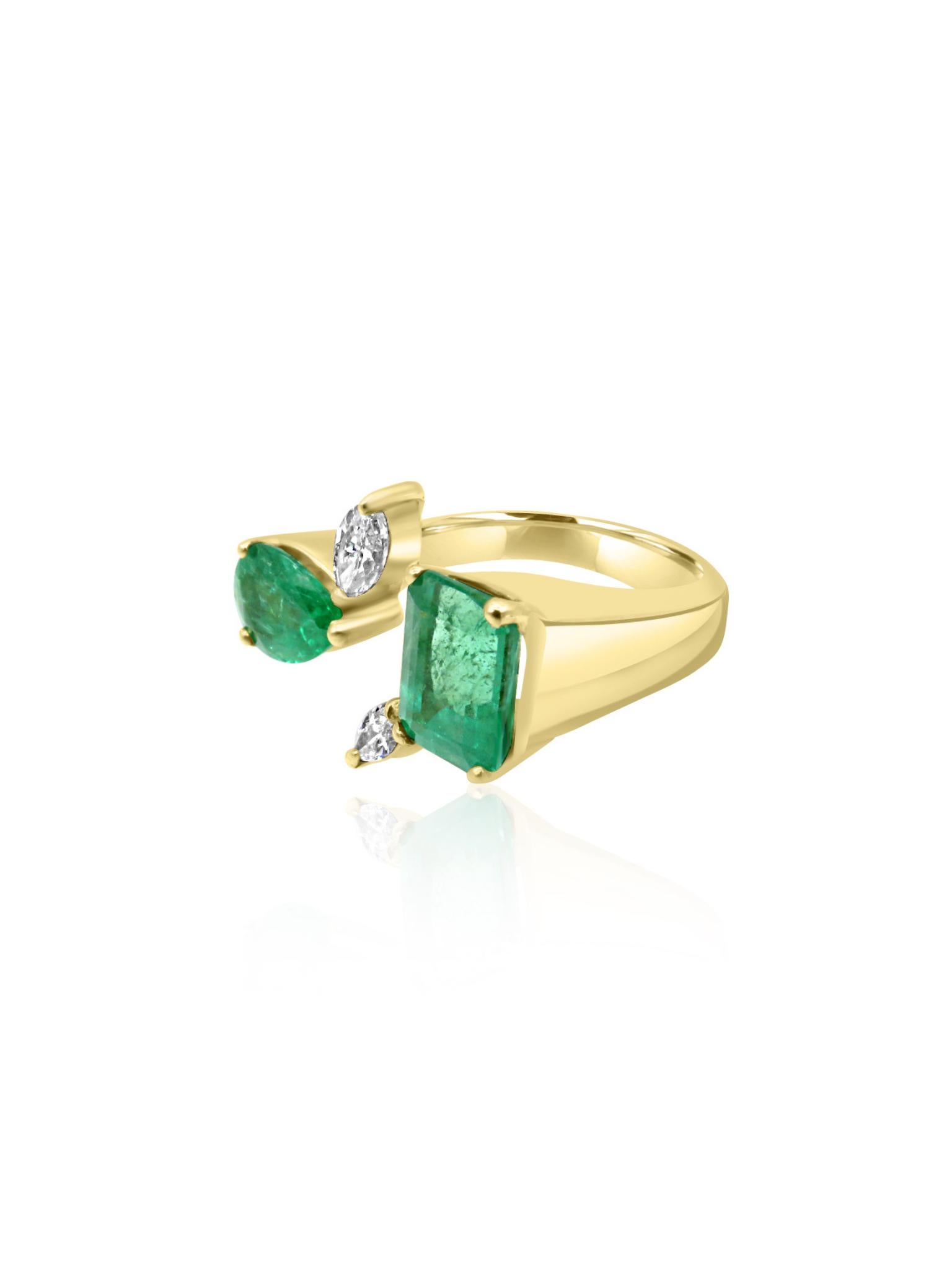 Taglio marquise Anello Mozafariano in oro 18k con smeraldi e diamanti taglio marquise in vendita