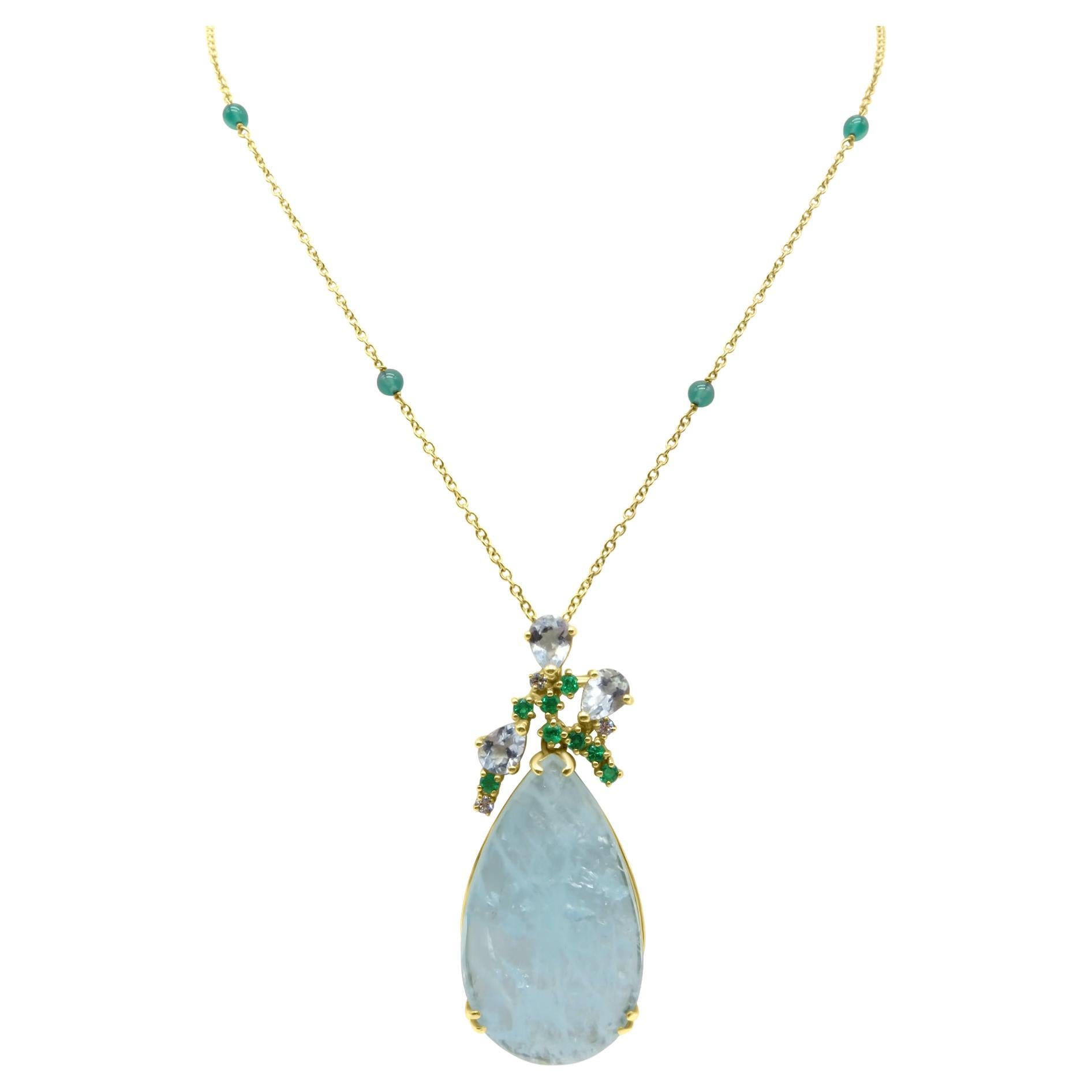 Collier Mozafarien de gouttes d'aigue-marine, de diamants et d'émeraudes avec une chaîne en perles