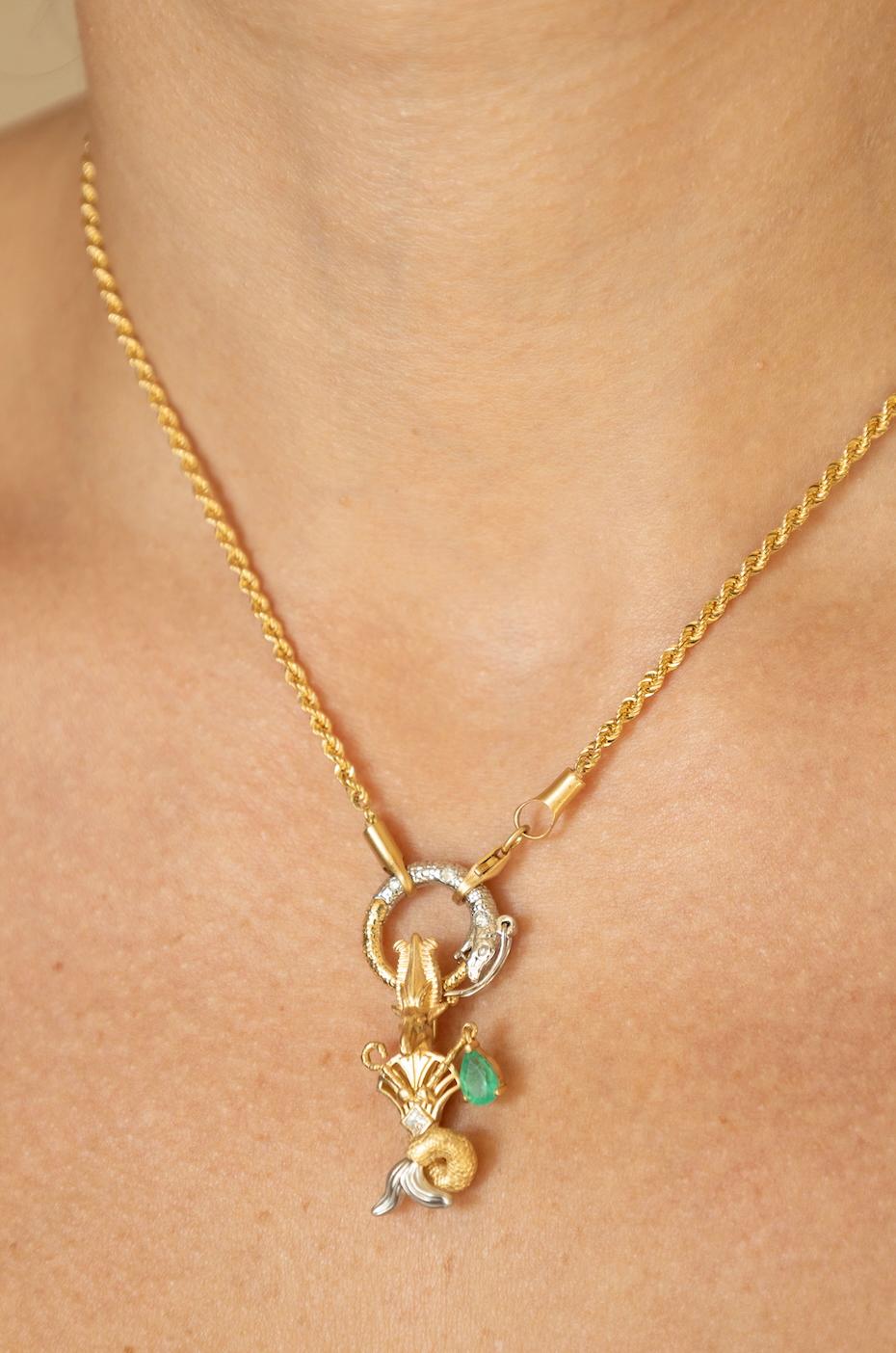 Mozafarianischer Capricorn-Anhänger mit Diamant und Smaragd (Tropfenschliff) im Angebot