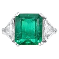 Mozafarian Colombian Emerald & Trillion Cut Diamond Ring
