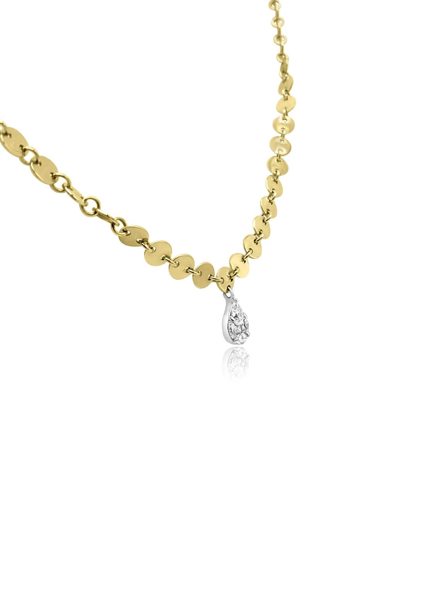 Elegante collana realizzata in oro rosa 18 carati con una catena ornata da piccoli dischi d'oro lucido e diamanti abbaglianti in una cornice a forma di pera.

Diamanti: 0,24ct