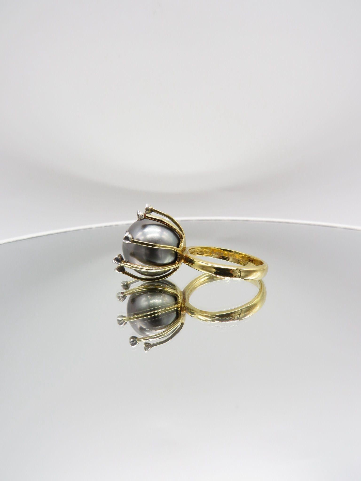 Mozafarian Golden Embrace Tahitian Pearl Ring In New Condition For Sale In London, GB