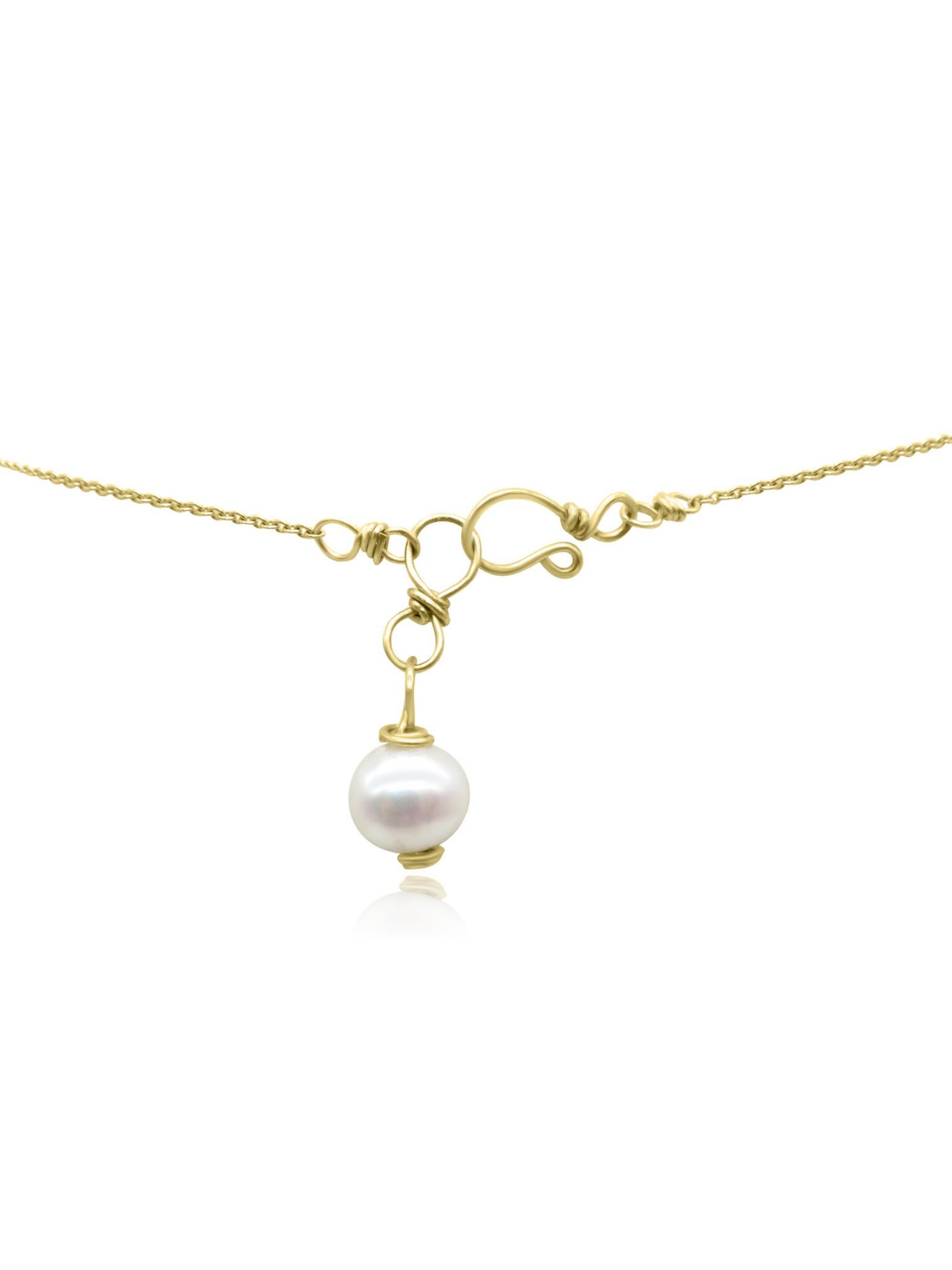 Artigiano Collana Mozafariana fatta a mano in oro 18K e perle con diamanti e zaffiri in vendita