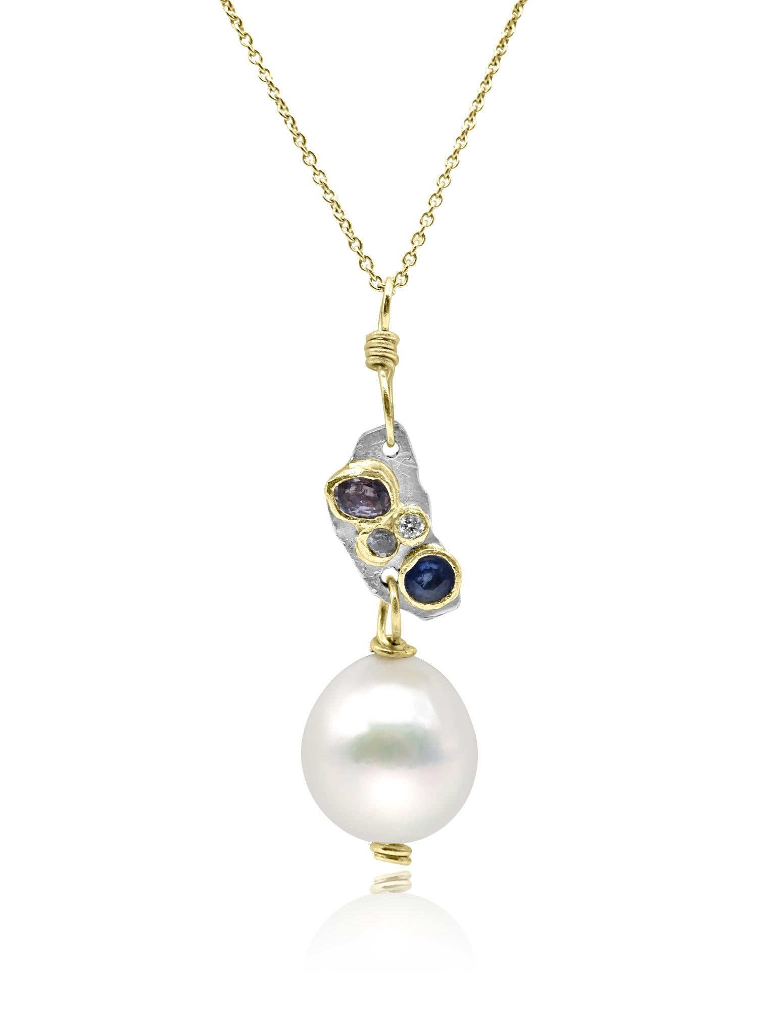 Taglio rotondo Collana Mozafariana fatta a mano in oro 18K e perle con diamanti e zaffiri in vendita
