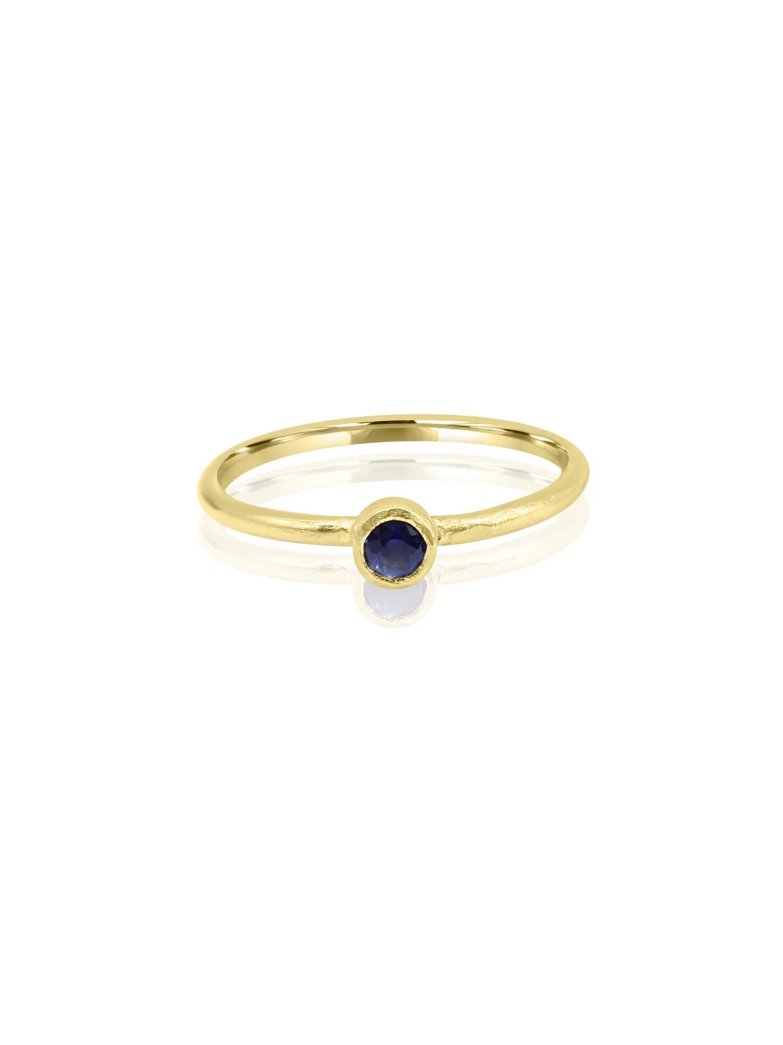 Round Cut Mozafarian Handmade Blue Sapphire Ring For Sale