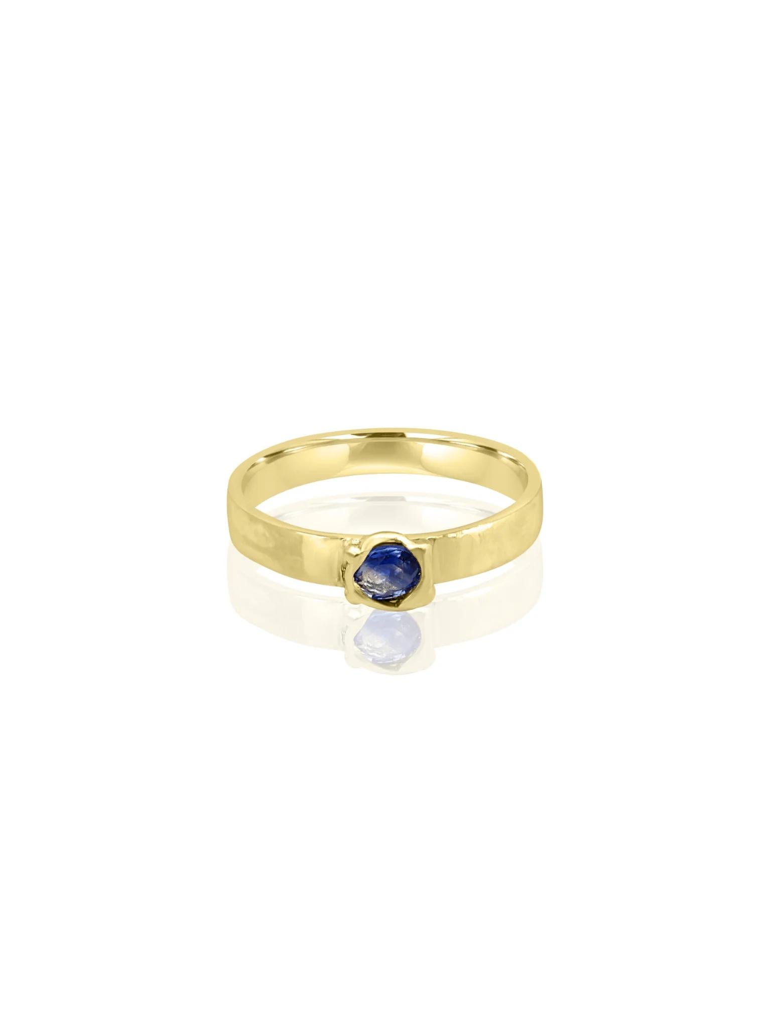 Artisan Mozafarian Handmade Blue Sapphire Ring in 18K Gold For Sale