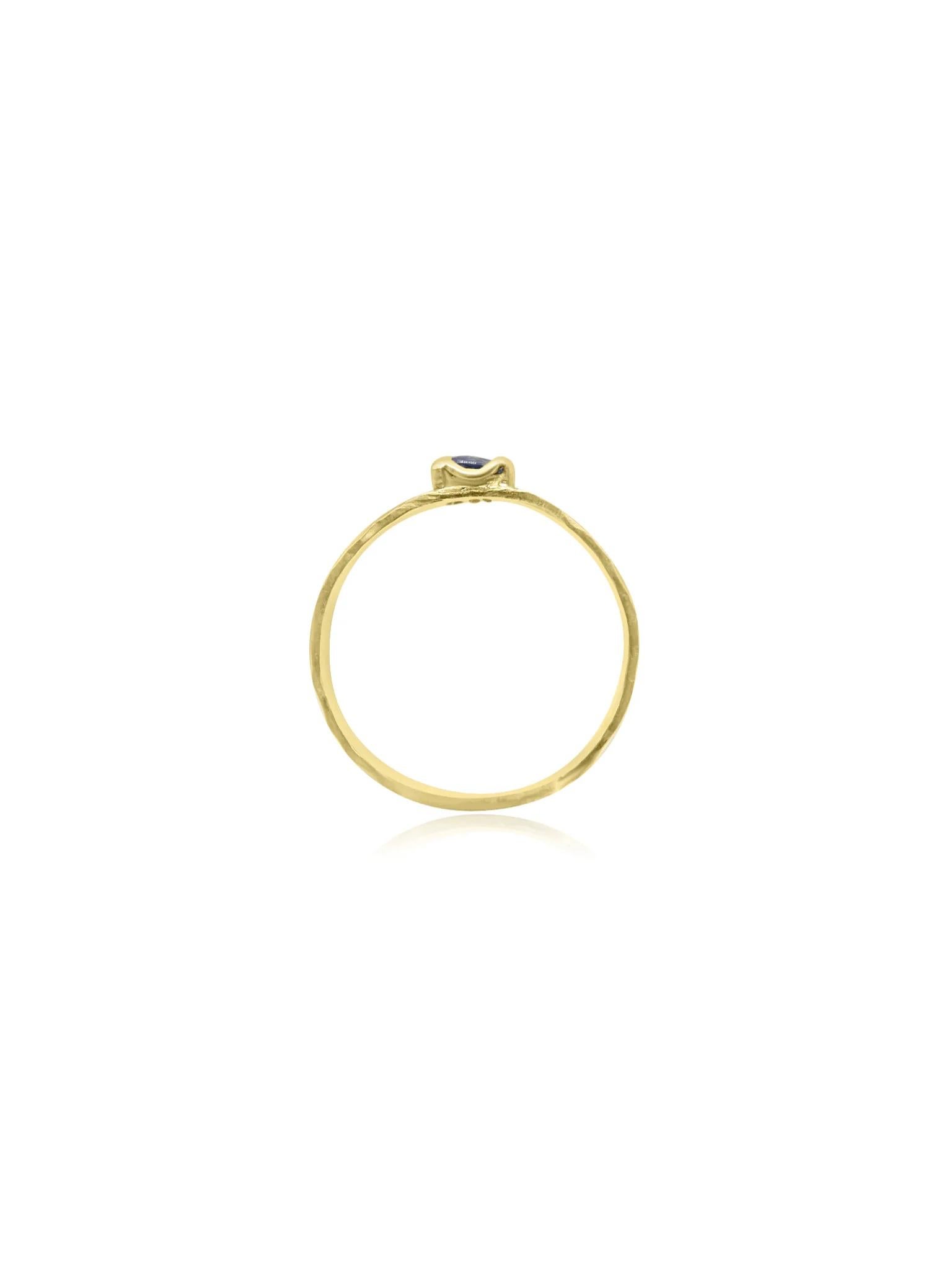 Round Cut Mozafarian Handmade Blue Sapphire Ring in 18K Gold For Sale