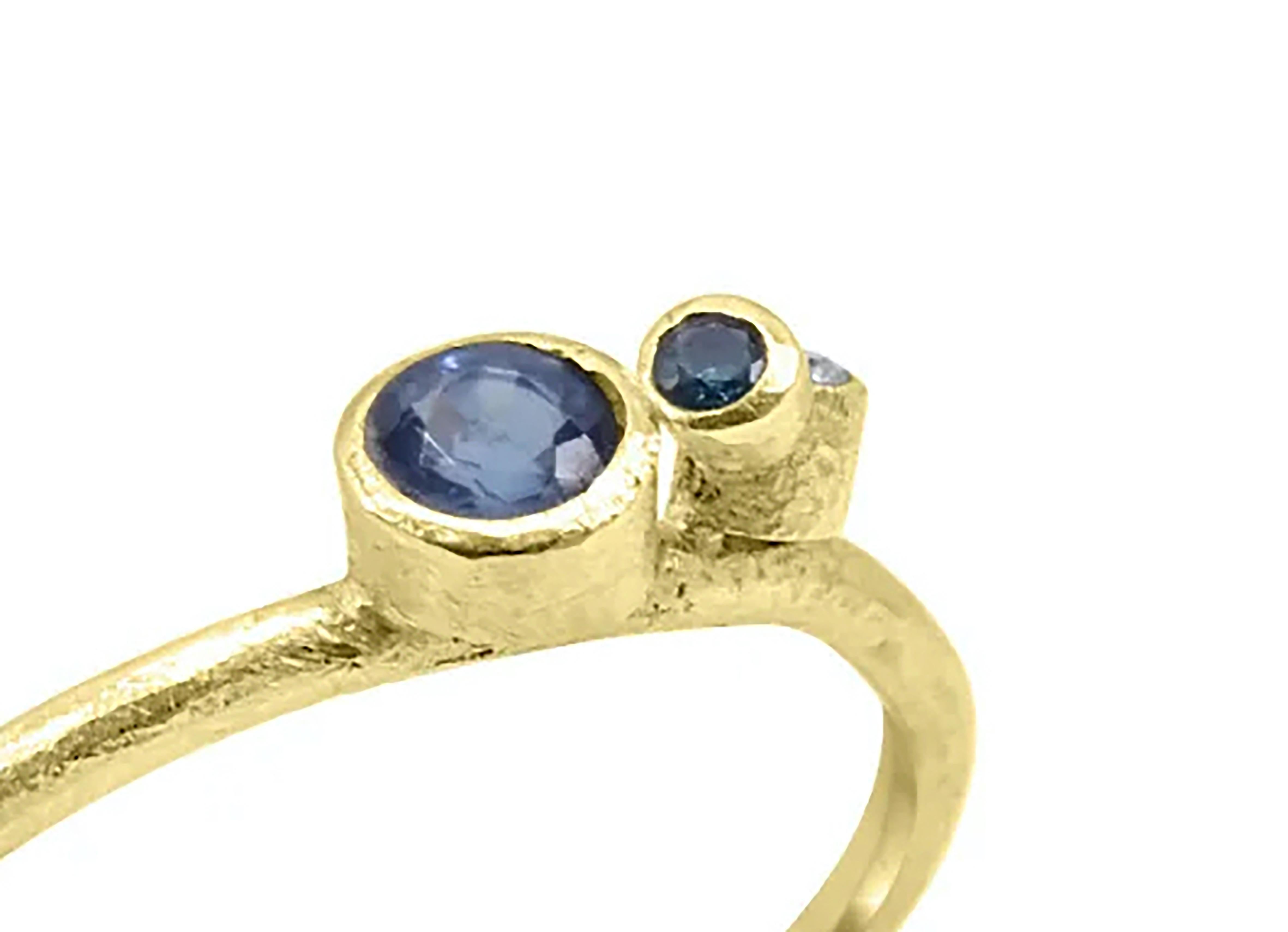 Mozafarianischer handgefertigter Diamant- und blauer Saphirring im Zustand „Neu“ im Angebot in London, GB