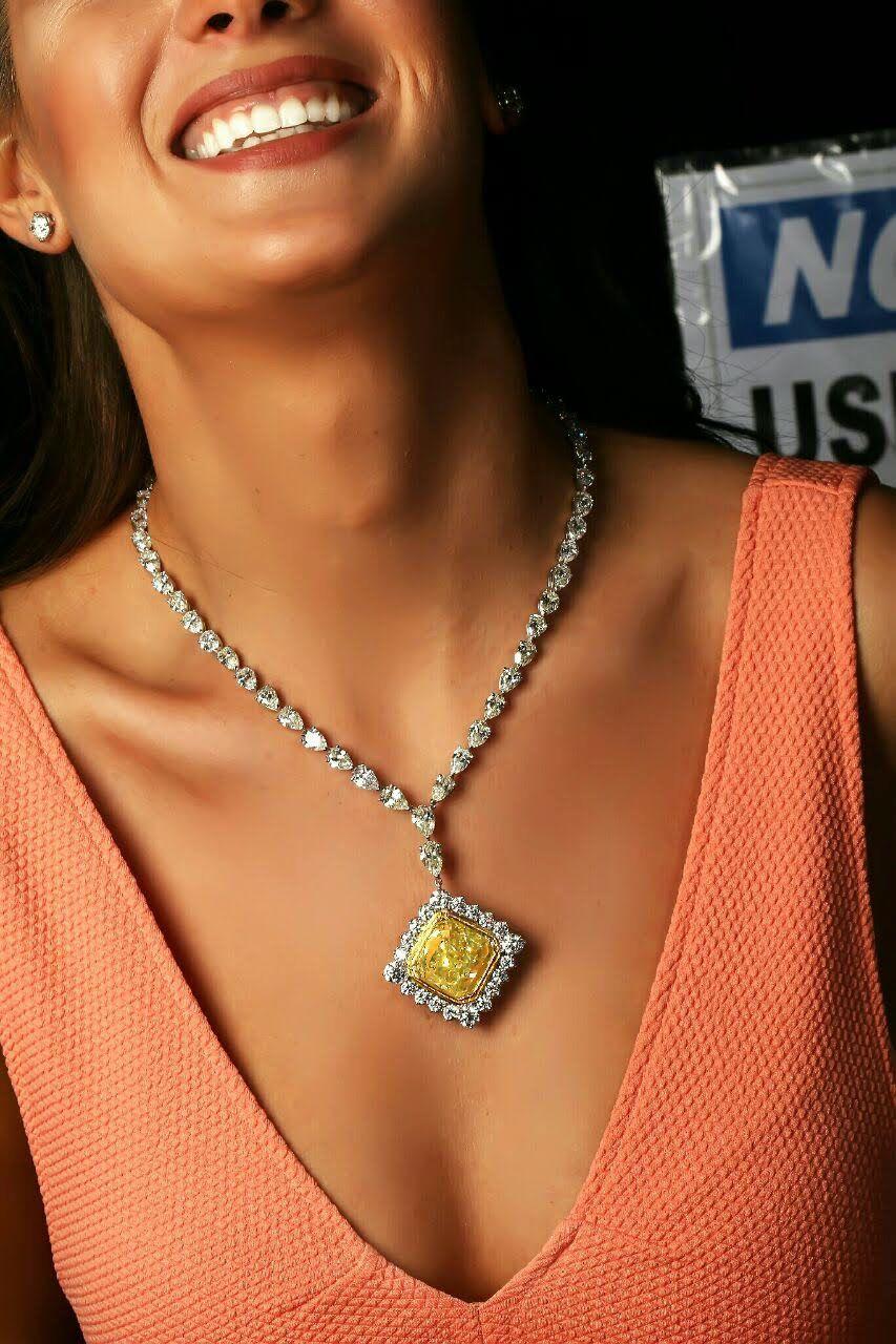 Artisan Collier de diamants jaunes royaux du Mozafarian en vente