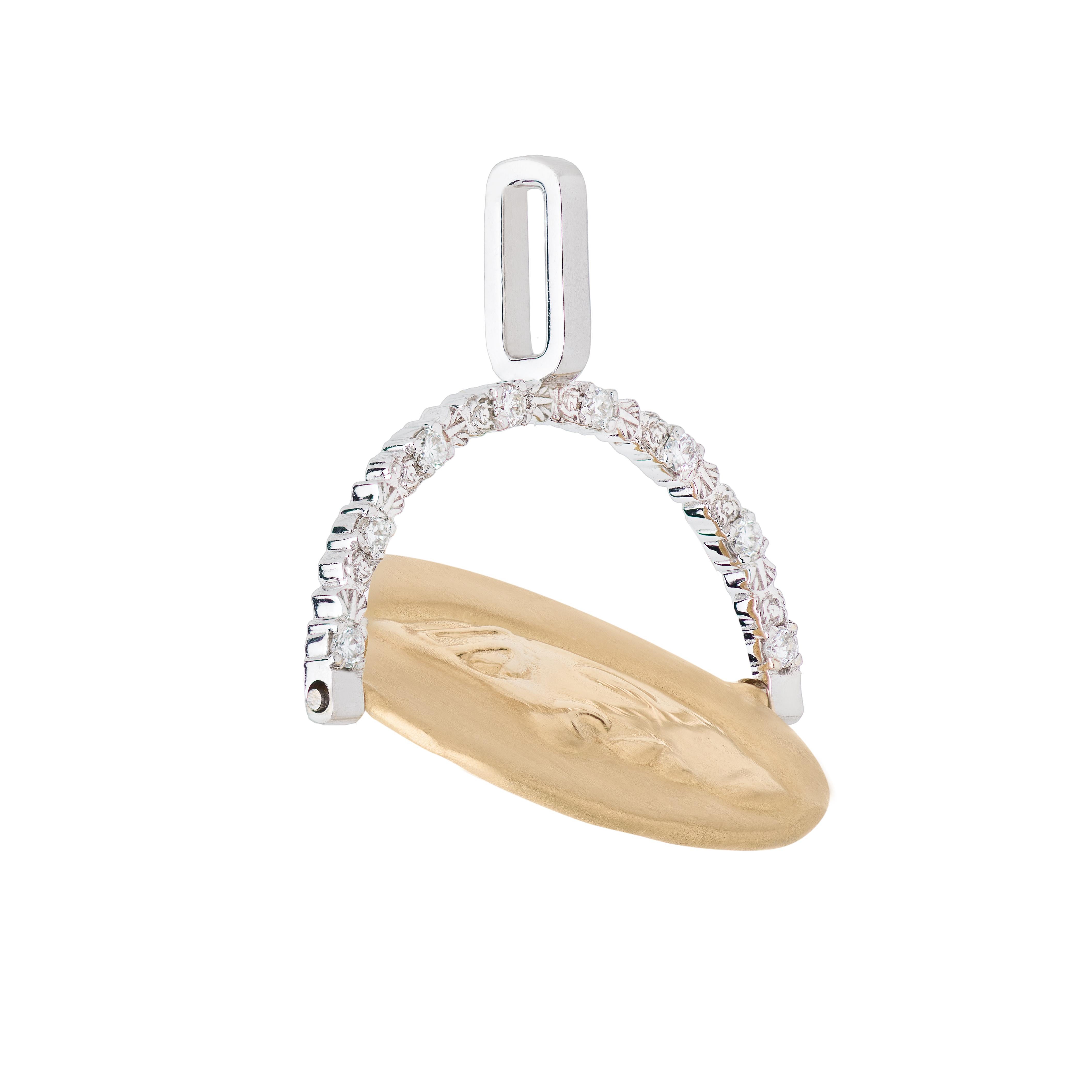 Taille brillant Pendentif en pièces de monnaie mozartiennes Soleil et Lune avec diamants en vente