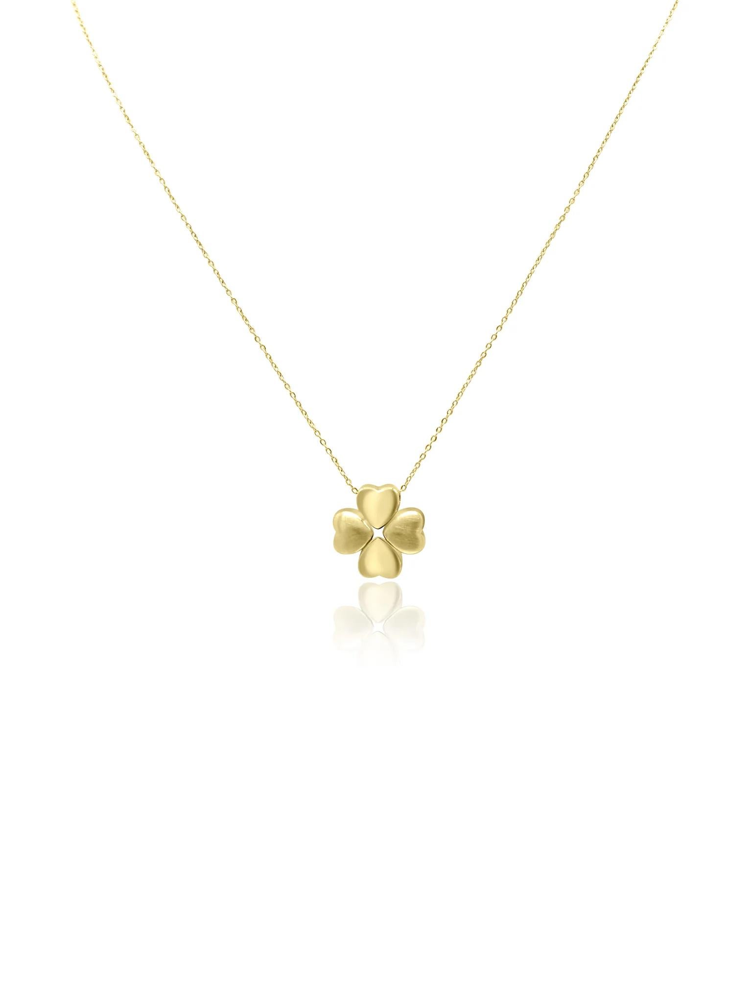Colgante de hoja de trébol de oro amarillo de 18 quilates con acabado brillante y cepillado.