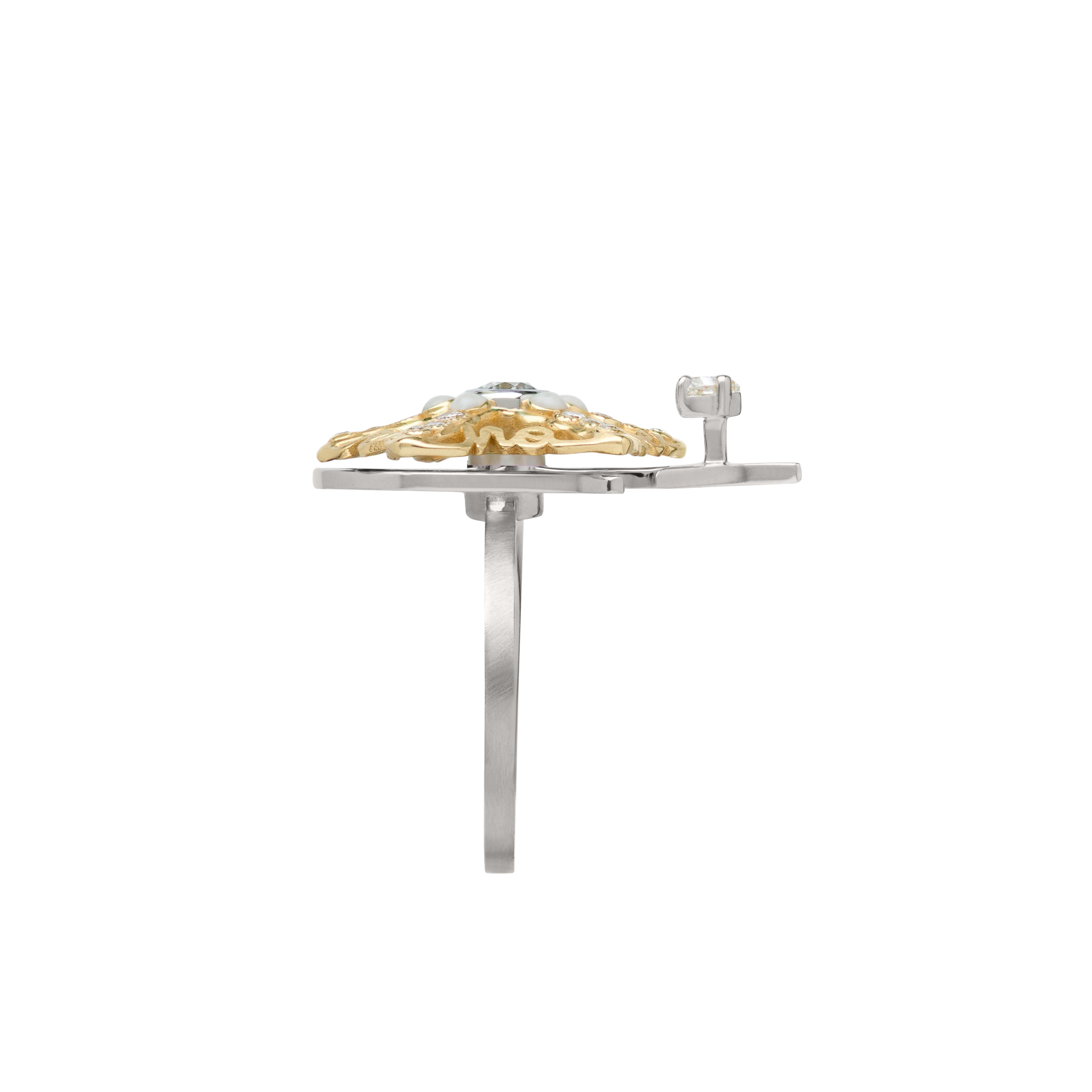 Mozafarian's Spinning Diamond Starfish Ring with Diamonds and White Enamel (Trillionschliff) im Angebot