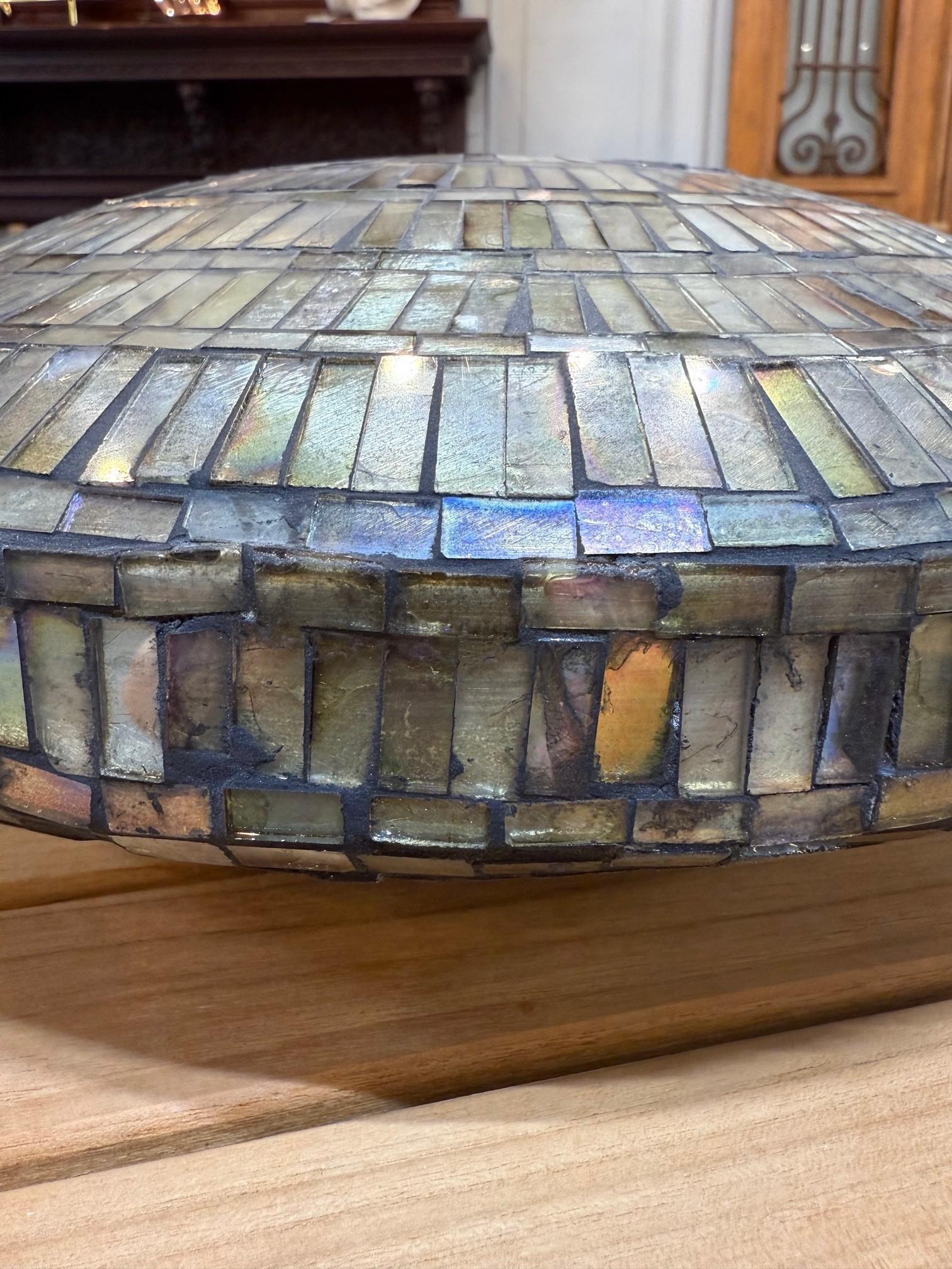 Vase mozaïque (style Tiffany) avec des pièces de vitrail irisées taillées à la main en vente 7